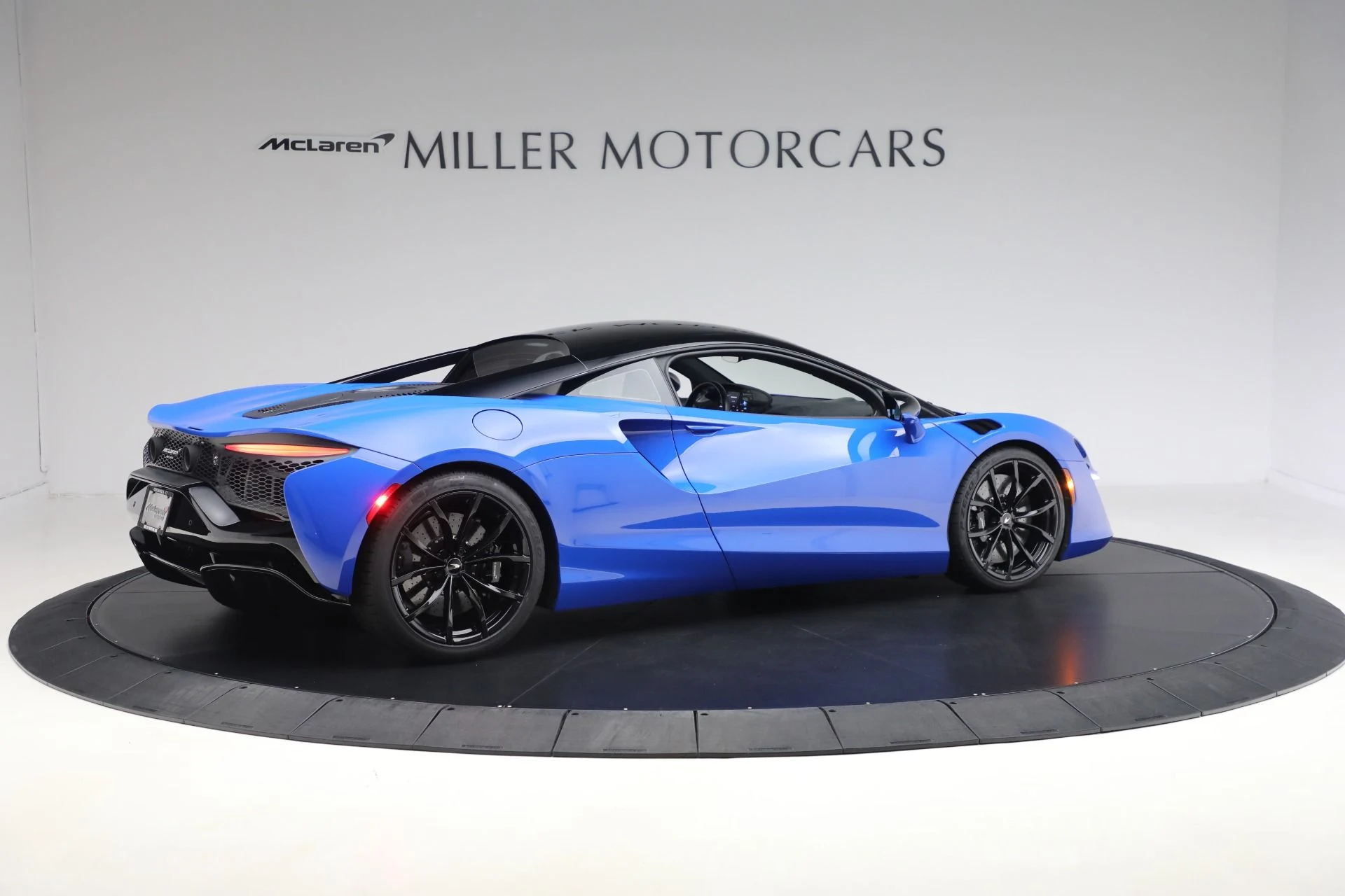 mph007_4278050799_Used_2023_Mc_Laren_Artura_Performance_08bd1970e0