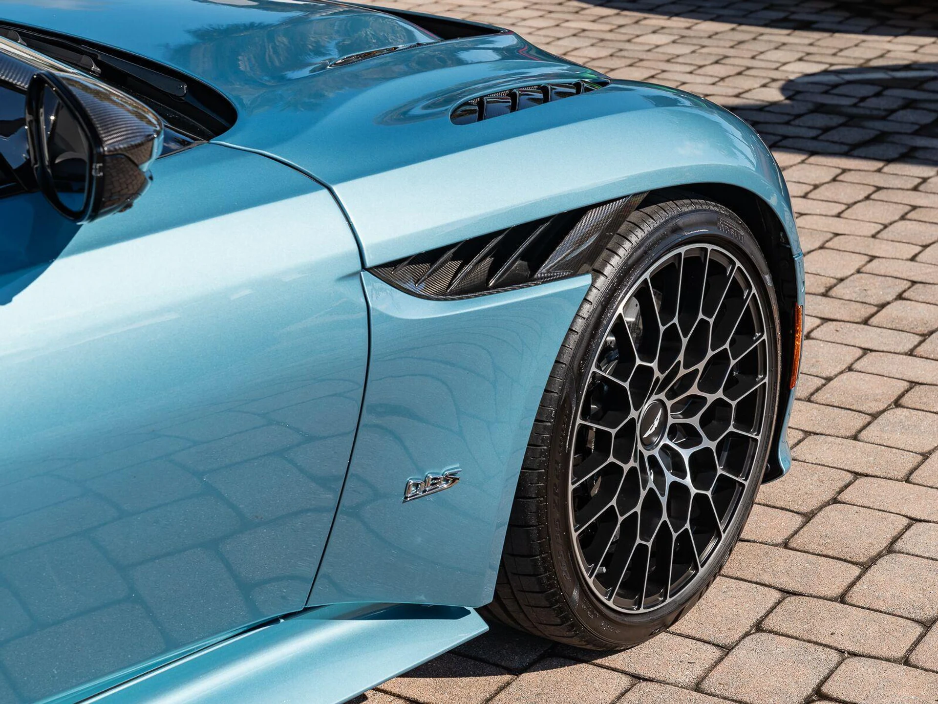 mph007_4279341128_Used_2023_Aston_Martin_DBS_770_Ultimate_1792180988_d5a5ea3308