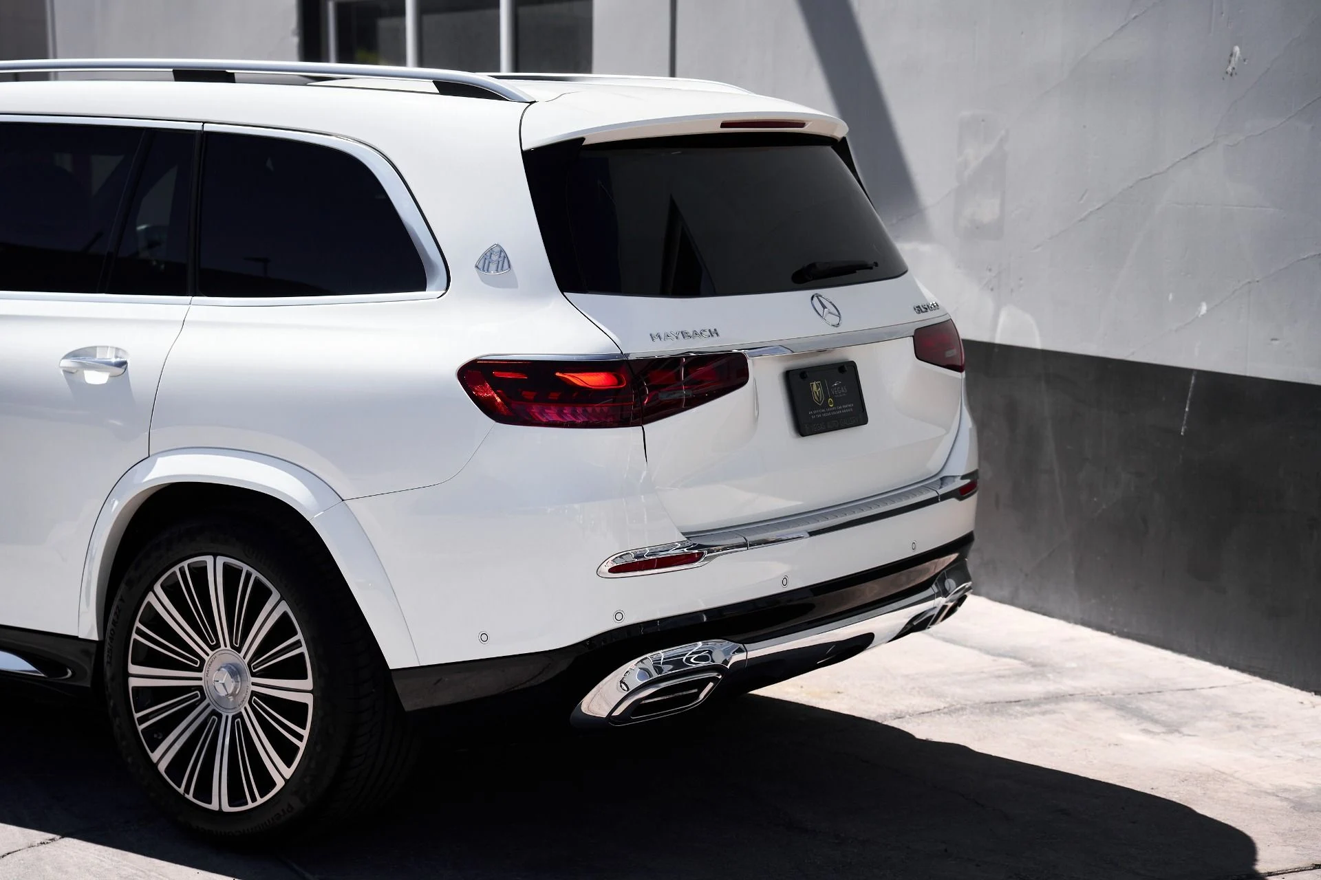 mph007_4280771769_Used_2024_Mercedes_Benz_GLS_Maybach_GLS_600_1754358842_aa592a0389