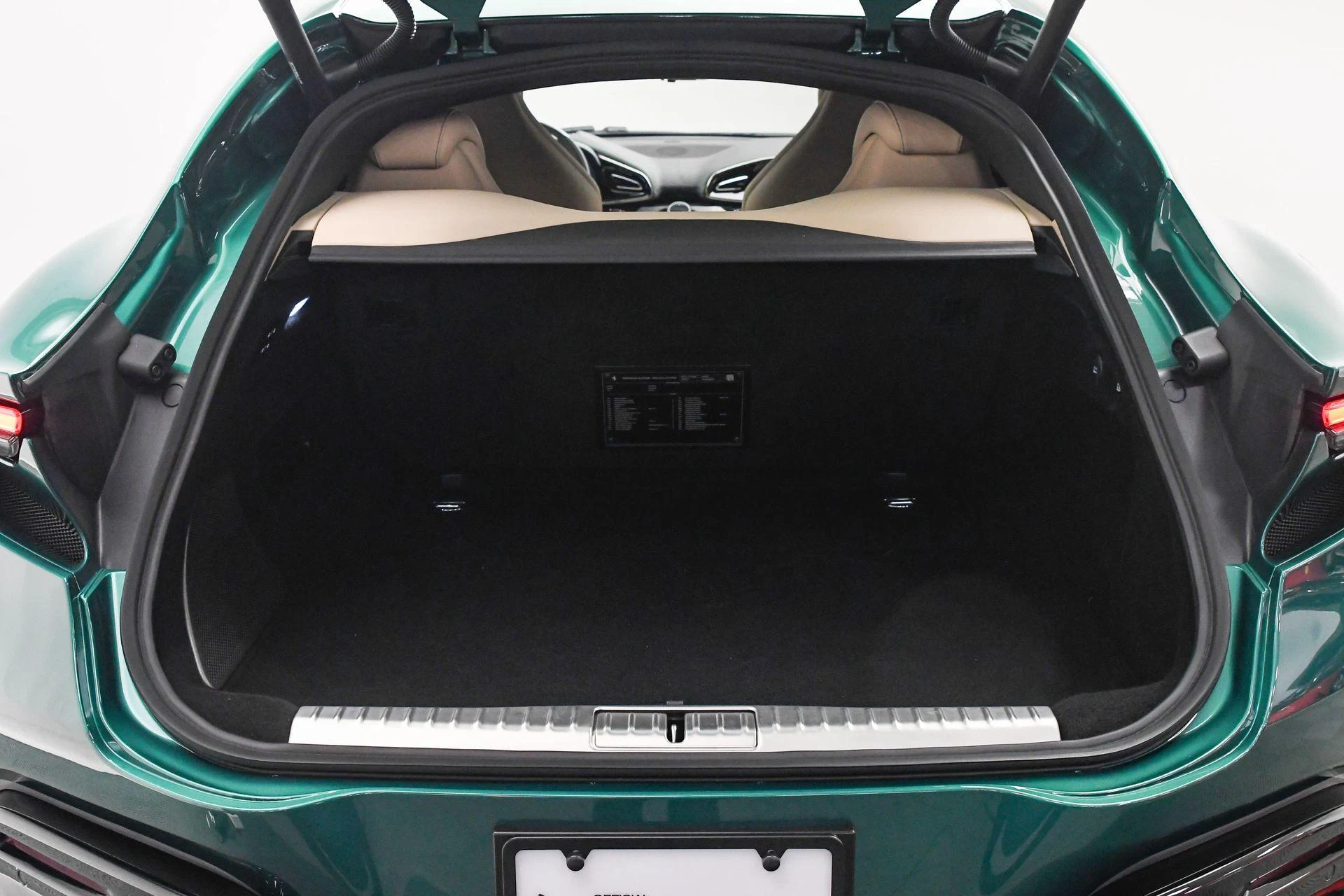 mph007_4285775654_Used_2025_Ferrari_Purosangue_Verde_Pino_1757451407_b9fa5c5fcc