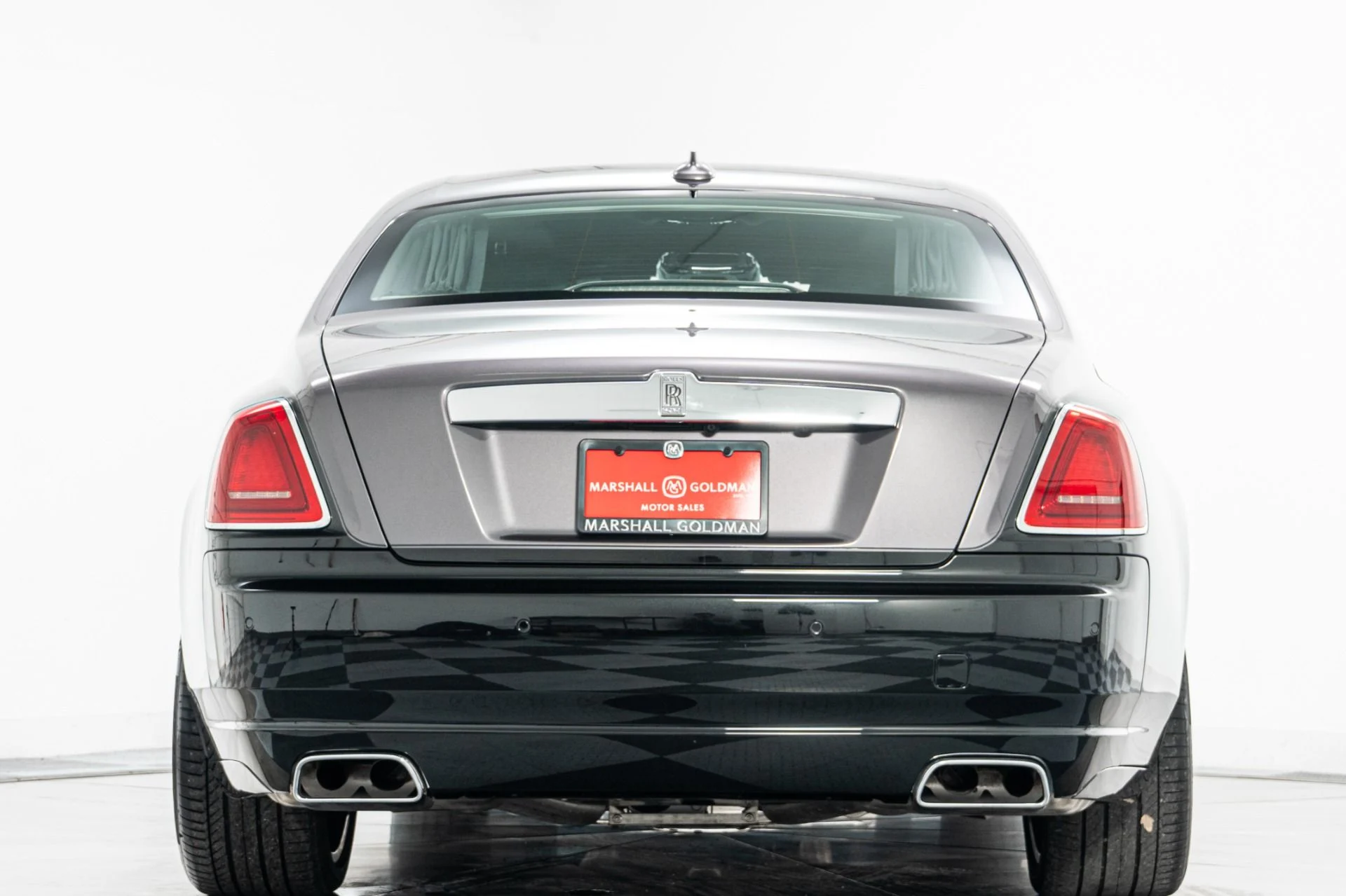 mph007_4287571617_Used_2017_Rolls_Royce_Ghost_Extended_Wheelbase_393_K_MSRP_Two_Tone_Paint_Rear_Chiller_1774532559_d12379bf5a