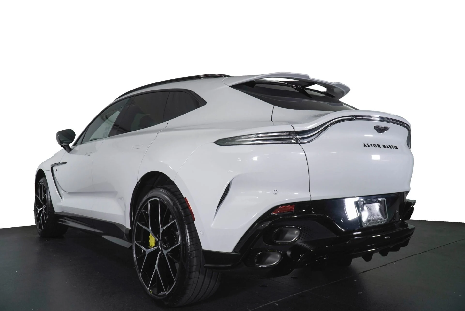 mph007_4293600673_New_2026_Aston_Martin_DBX_S_1781894781_46503adc52