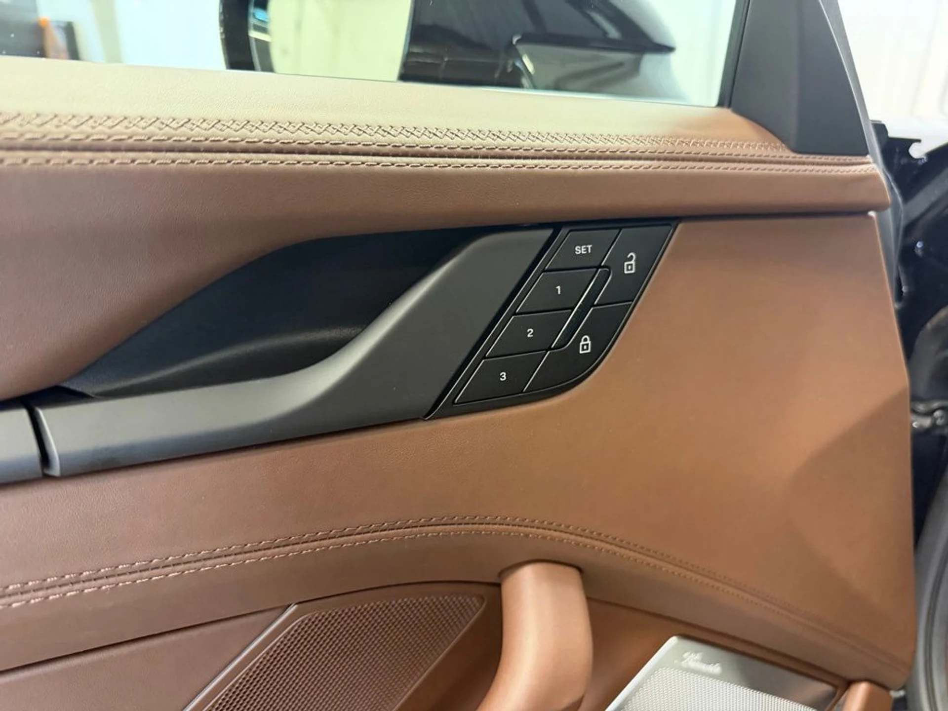 mph007_434911275_ec8374e766040161e1353cf5d3e372a2x_669ea21785