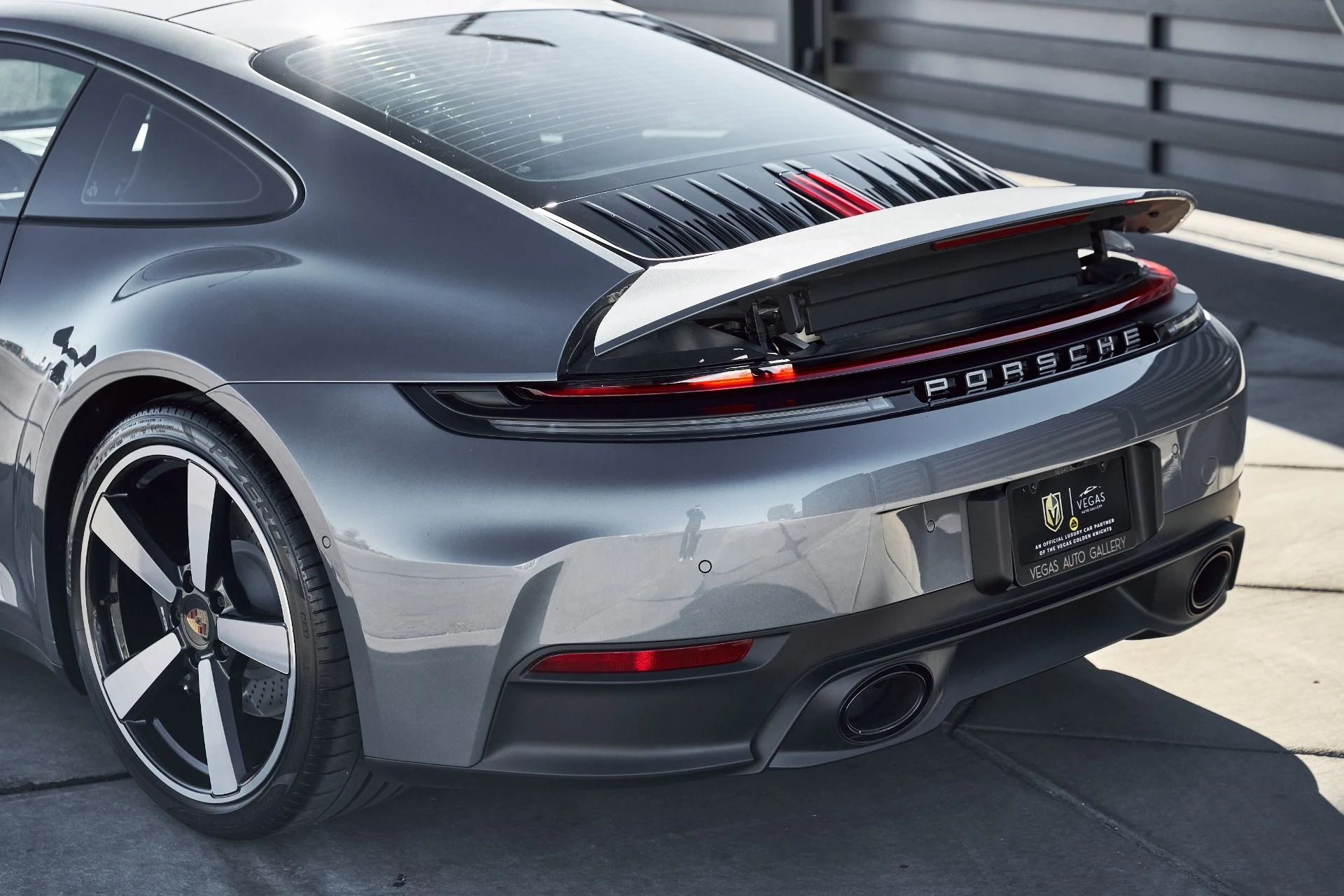 mph007_450207324_Used_2025_Porsche_911_Carrera_1768012305_cda75fc5ff