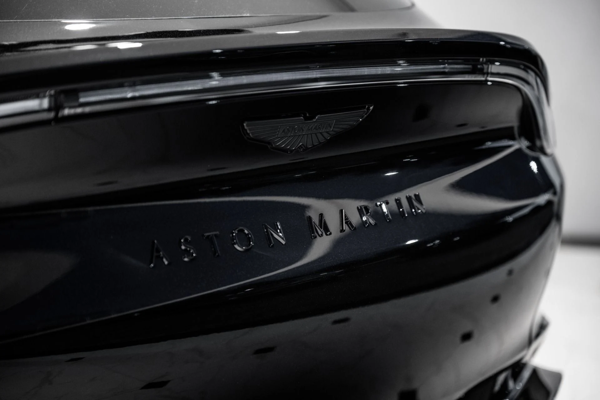 mph007_457900586_New_2026_Aston_Martin_DBX_S_1775443121_d14bb04650