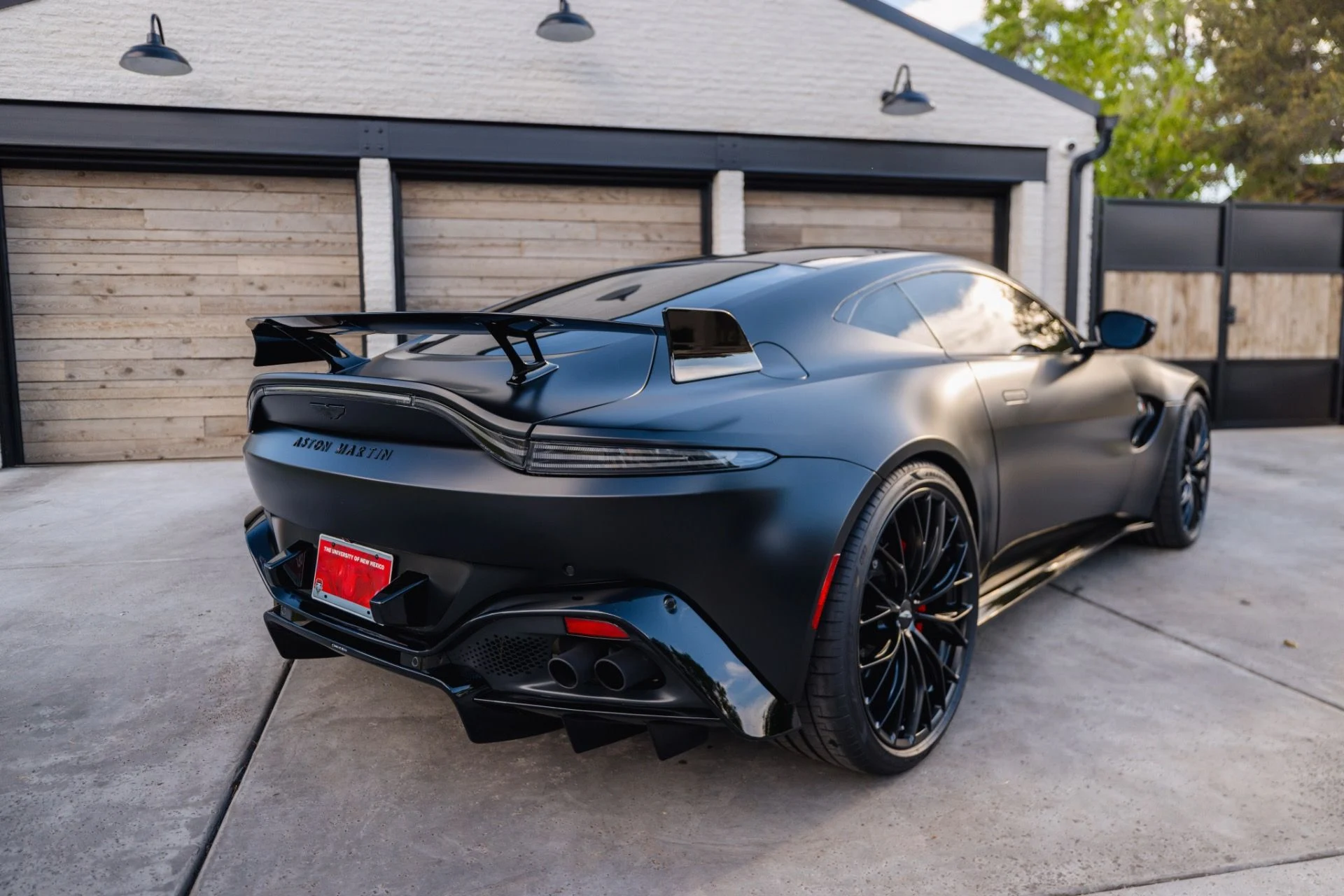 mph007_462434202_Used_2023_Aston_Martin_Vantage_F1_Edition_1715792289_fcf8f667b3