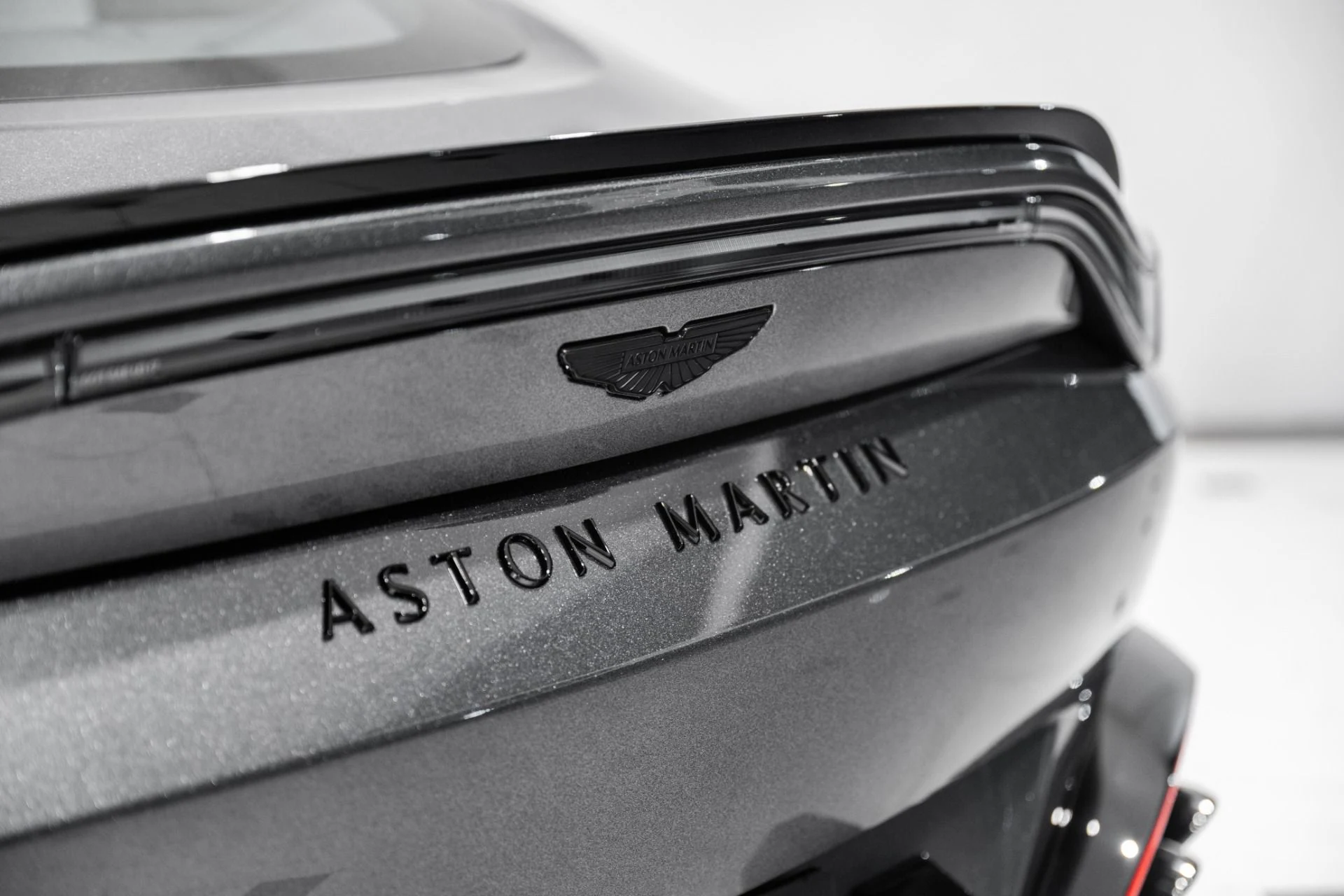 mph007_465637217_New_2026_Aston_Martin_Vantage_S_1776402995_2e7d65df01