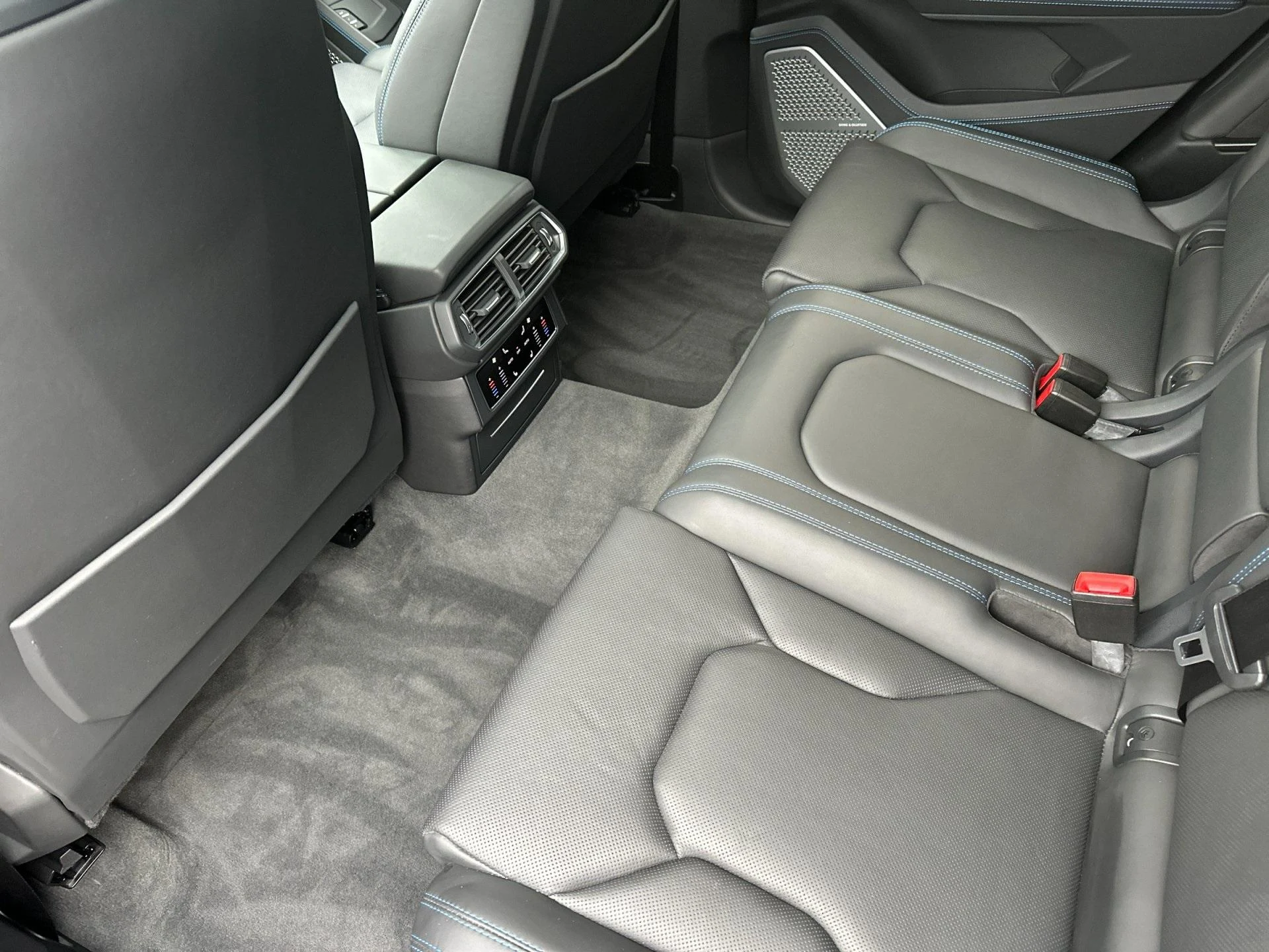 mph007_474245275_Used_2019_Lamborghini_Urus_Selezione_CPO_1766588985_d60ff779d7