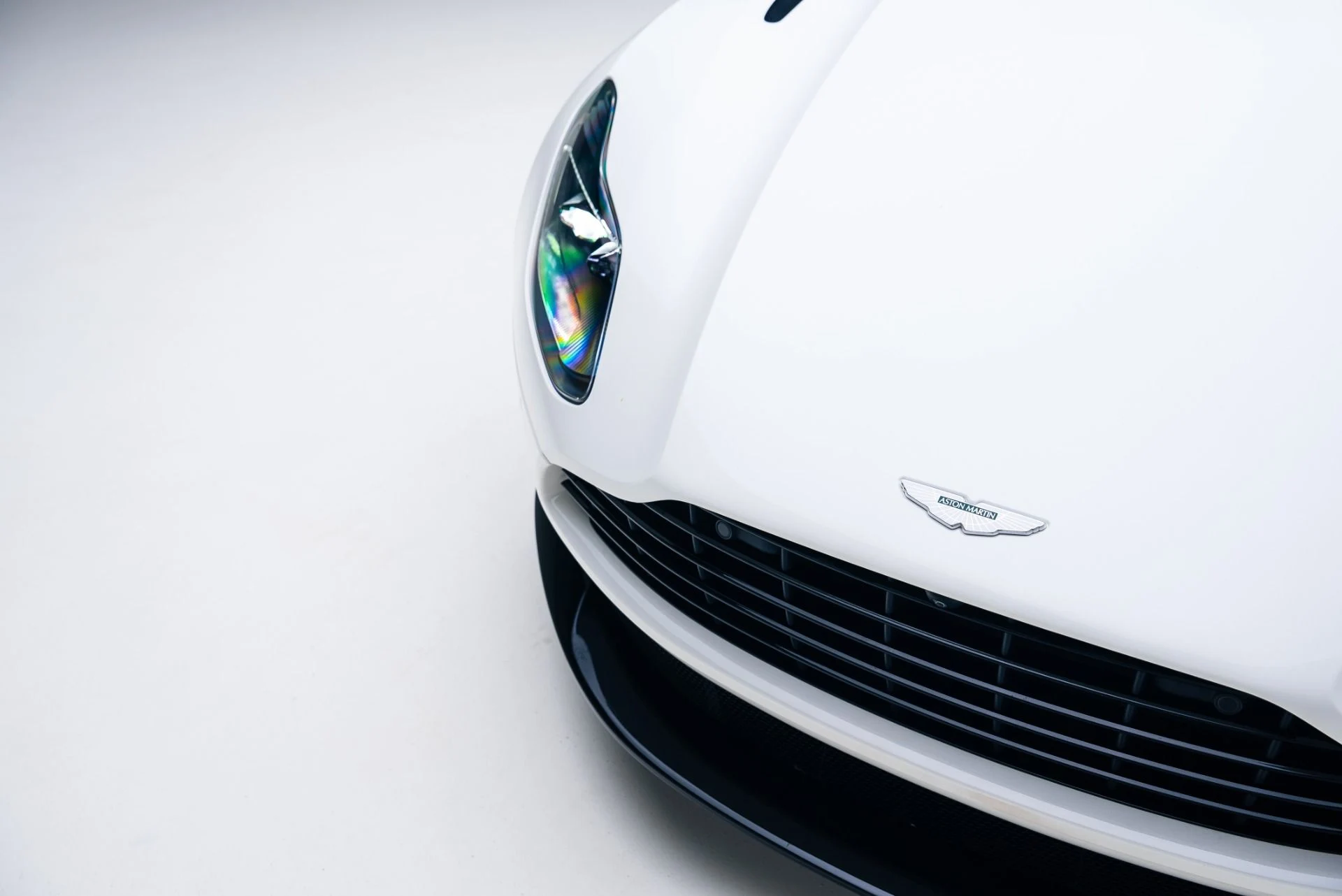 mph007_478464135_Used_2020_Aston_Martin_DB_11_Volante_1764802988_afceeef68c