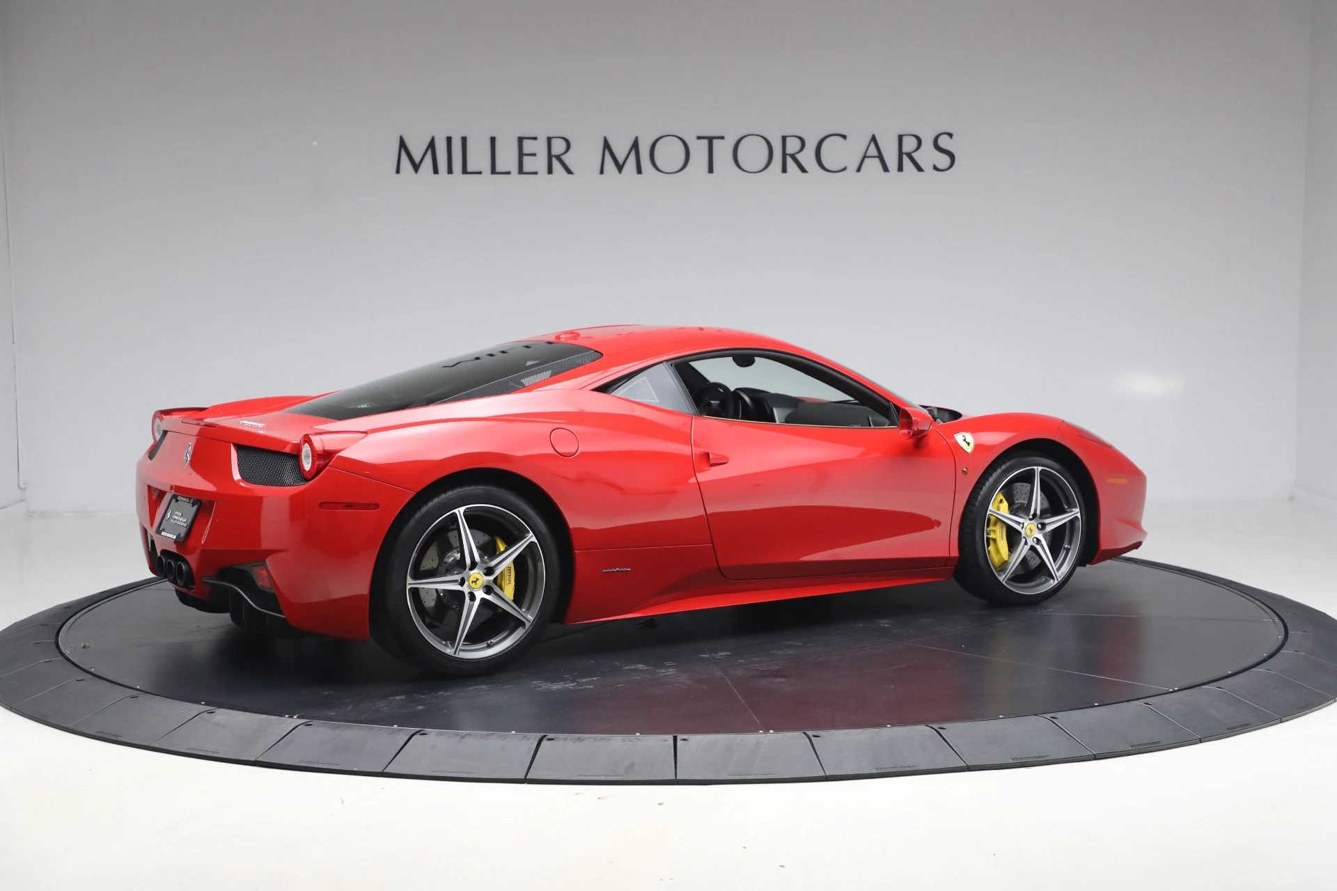 mph007_488157930_Used_2015_Ferrari_458_Italia_1765054143_ae7e0a6c37