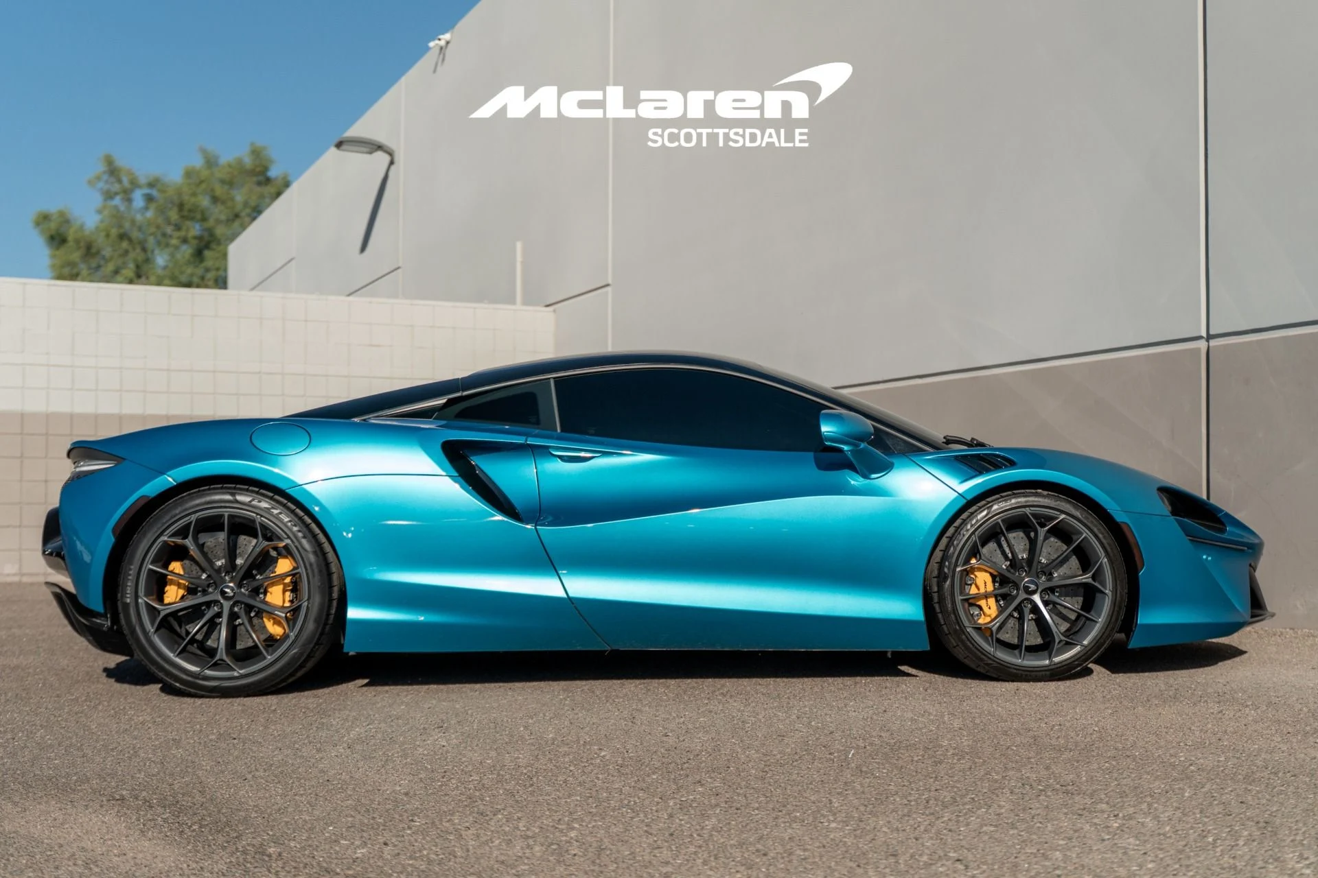 mph007_491090673_Used_2023_MCLAREN_ARTURA_1758922569_f4edbc666d