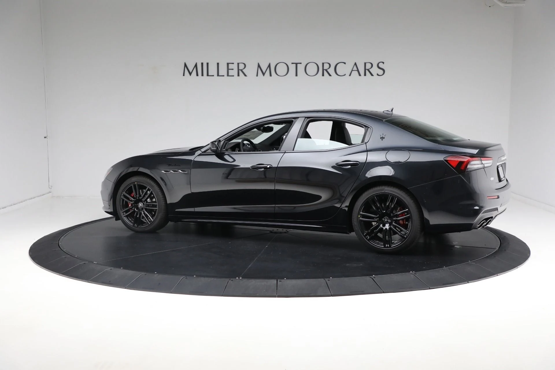 mph007_492852474_Used_2024_Maserati_Ghibli_Modena_Ultima_Q4_1713534126_e0e9f27194