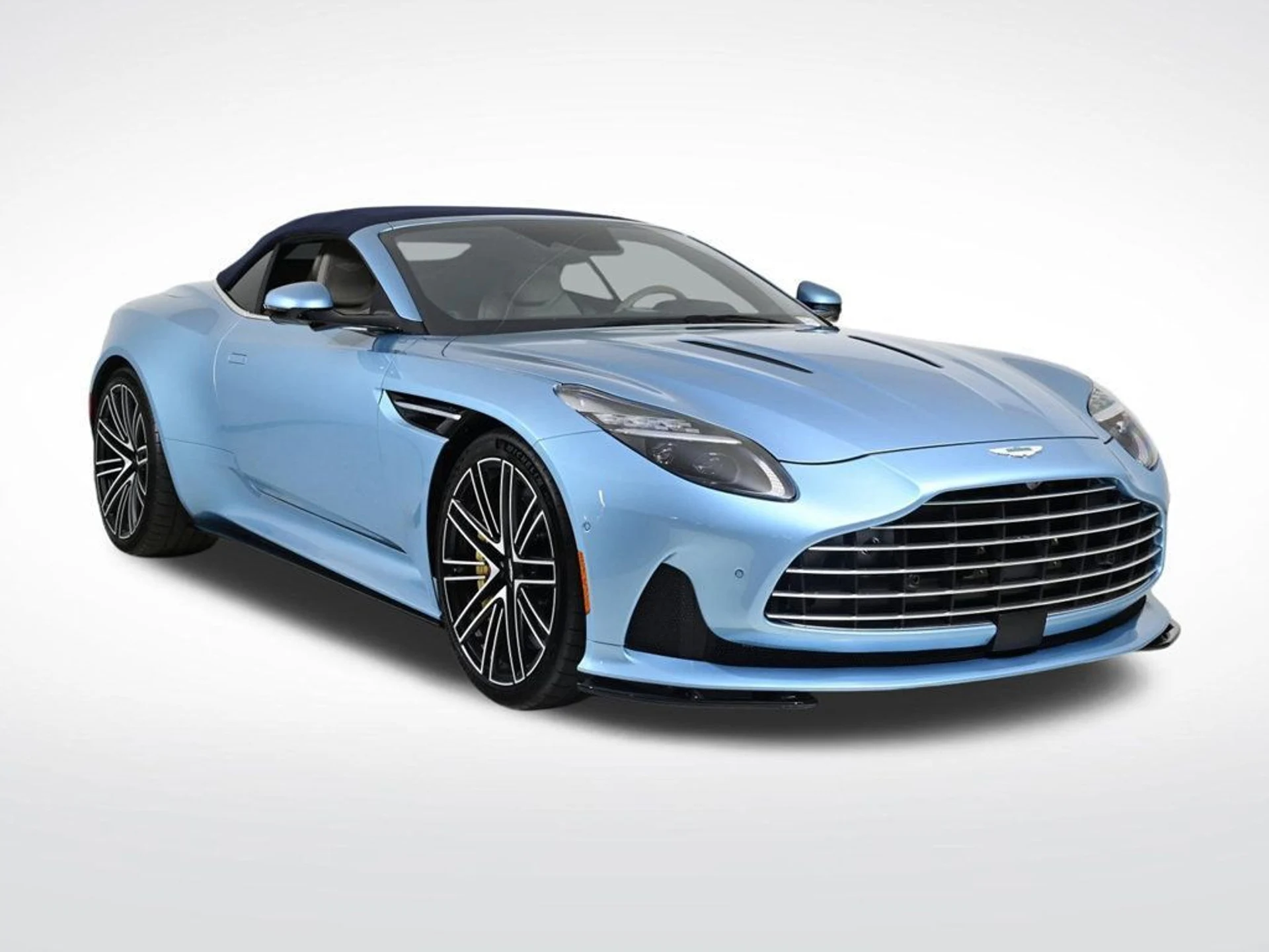 mph007_49430170_used_2024_aston_martin_db12_volante_11350_22946063_7_1024_de6e61144b