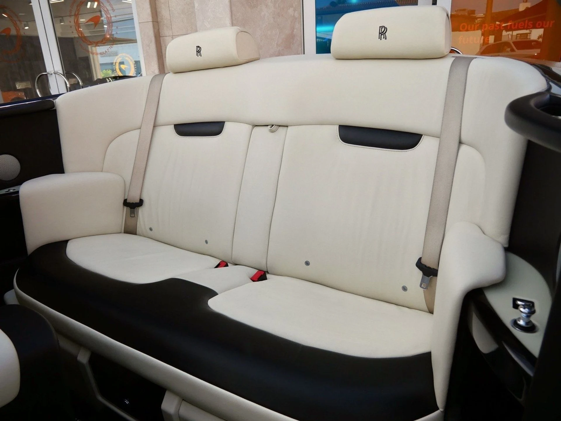 mph007_498004476_711562ed7a25d1756b9606867f81b03fx_77ecbfc4cb