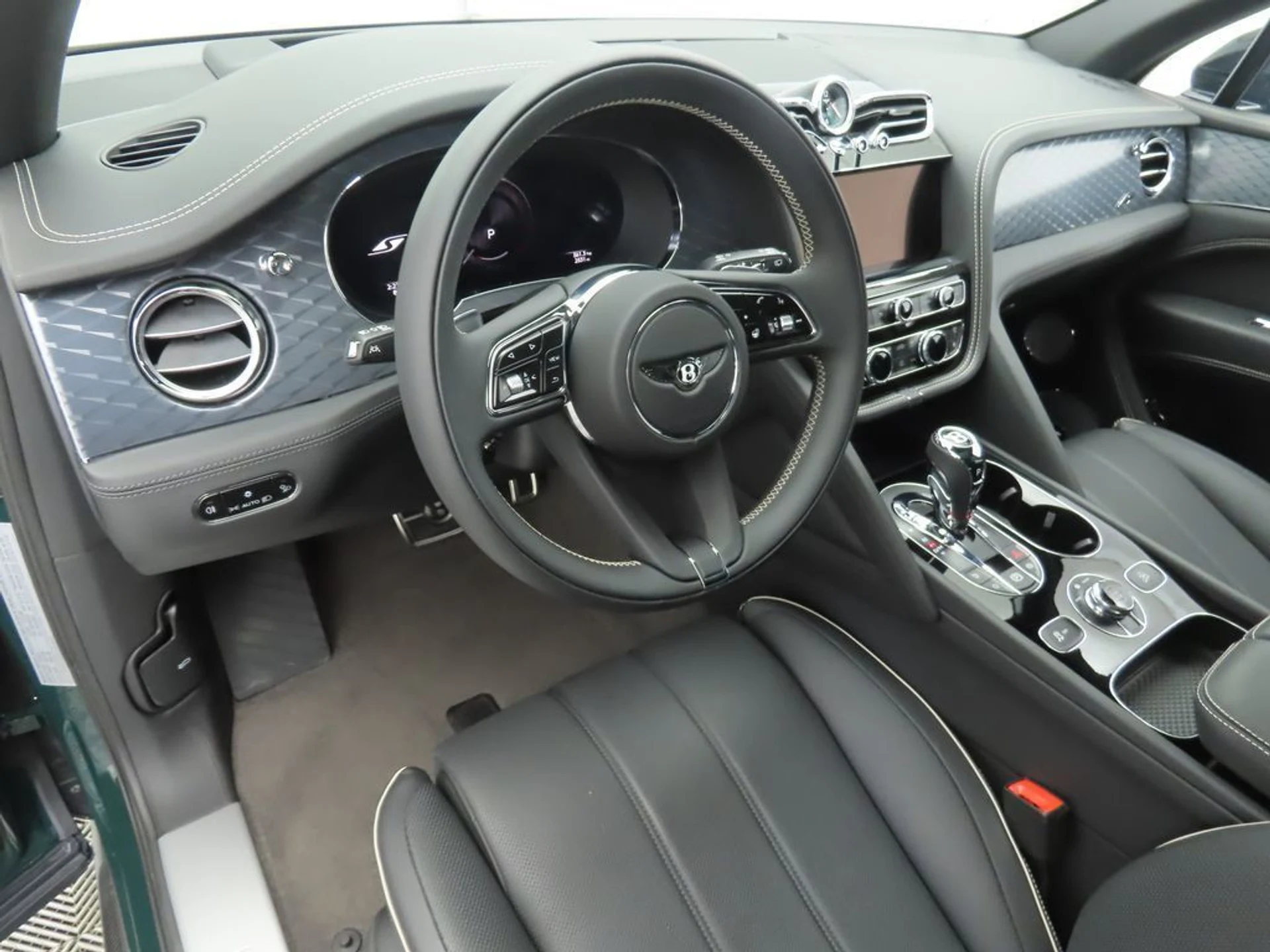 mph007_502526864_used_2025_bentley_bentayga_v8awd_8119_22891854_9_1024_0e7ab42bac