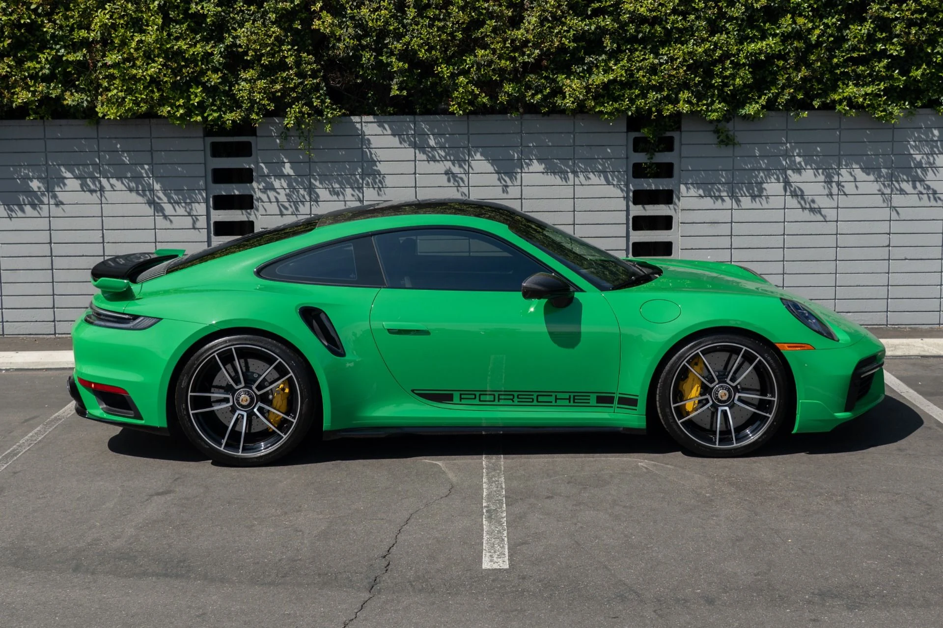 mph007_503842402_Used_2022_Porsche_911_Turbo_S_1758136963_d8c9b296cd