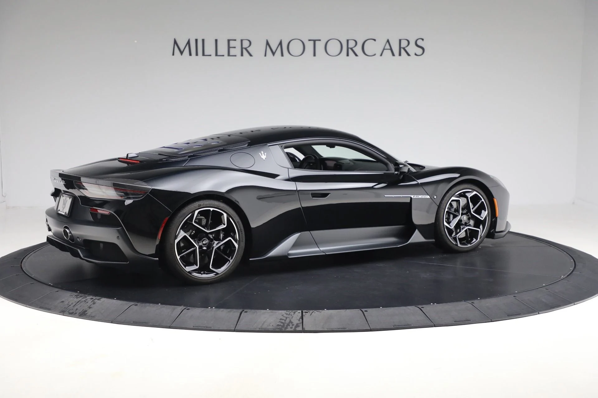 mph007_515635693_Used_2023_Maserati_MC_20_df786e8333