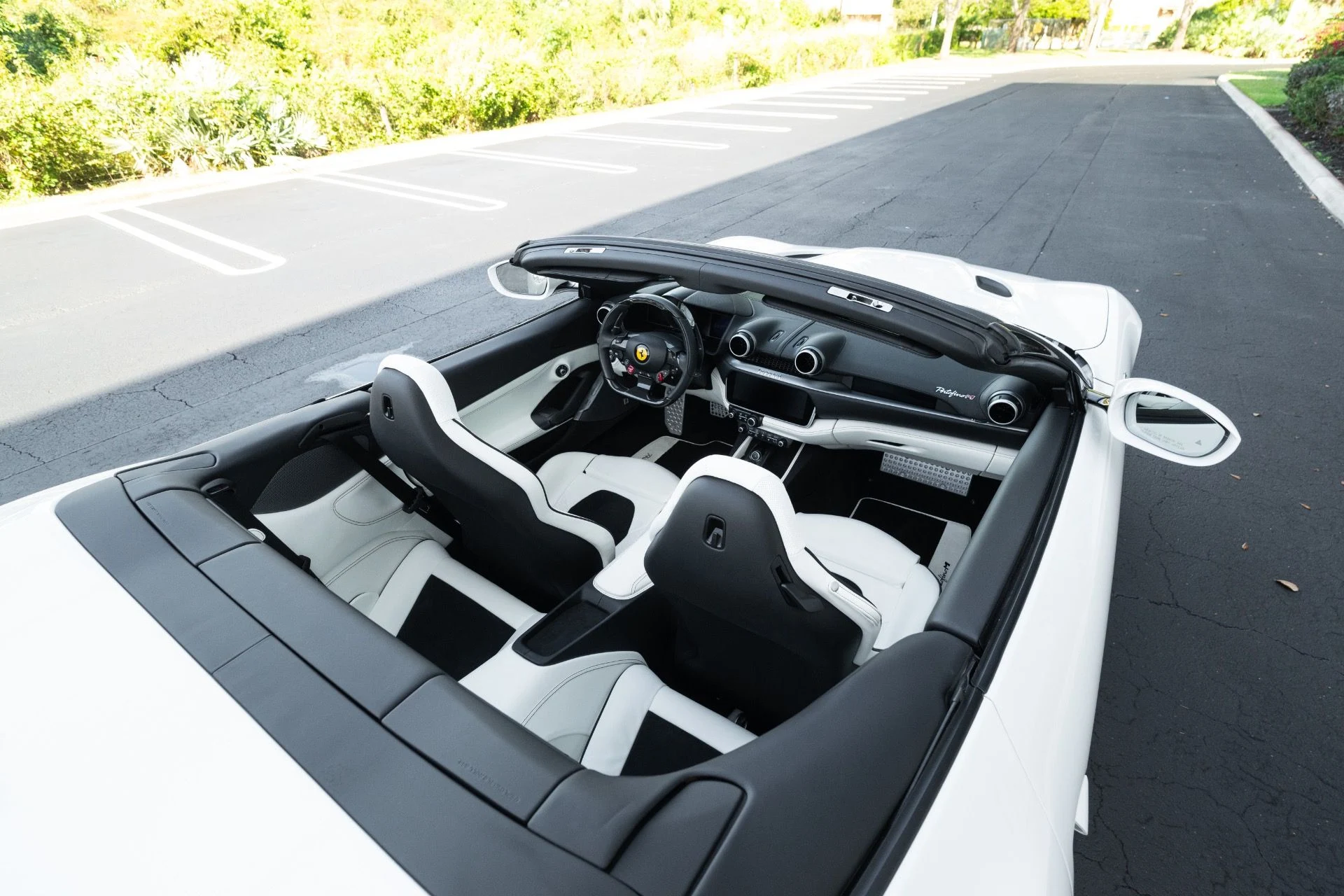 mph007_51582295_Used_2023_Ferrari_Portofino_M_1766185478_f3cec5b778