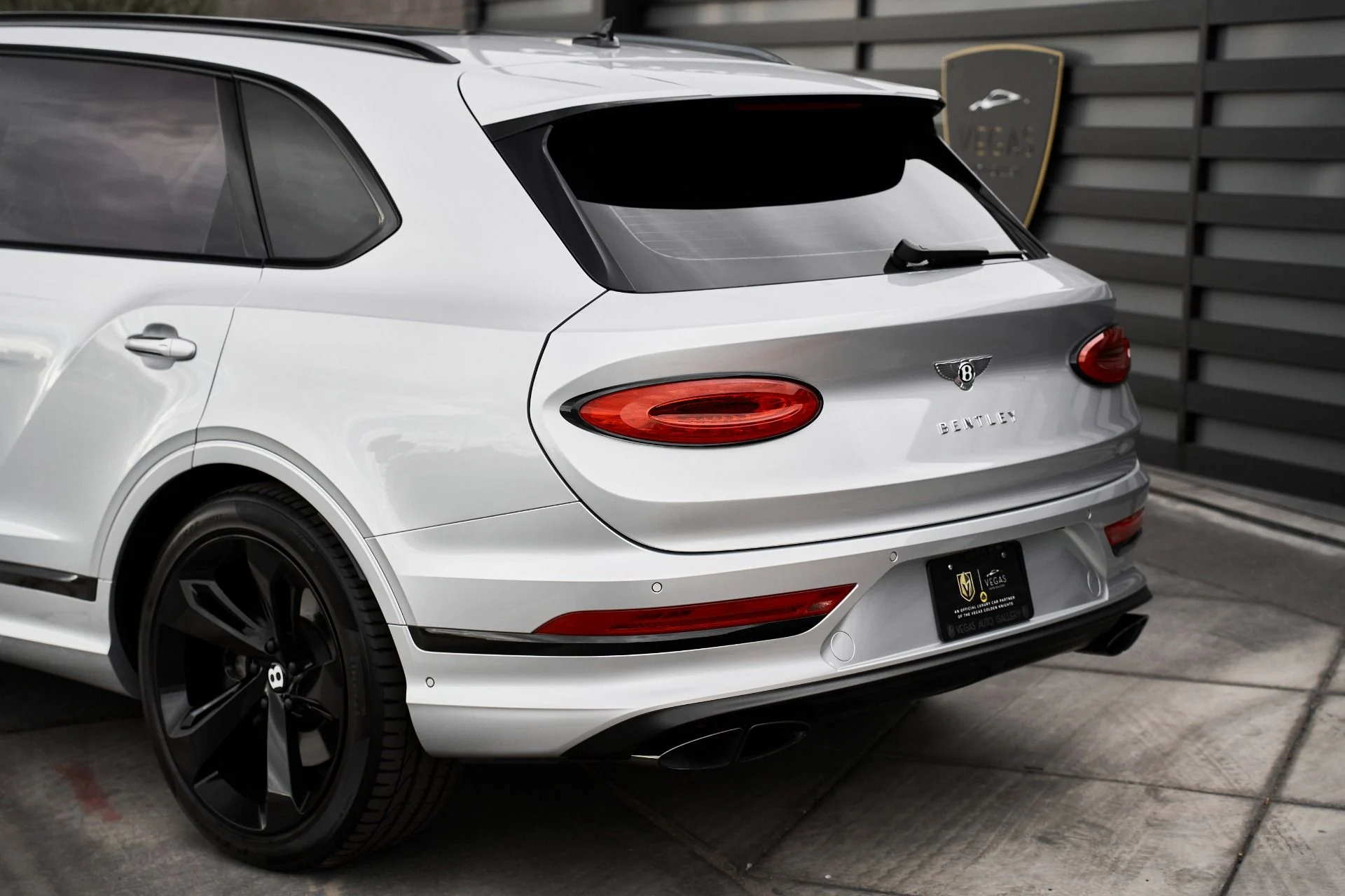 mph007_520617691_Used_2023_Bentley_Bentayga_EWB_Azure_1763502478_fb8e7aa469