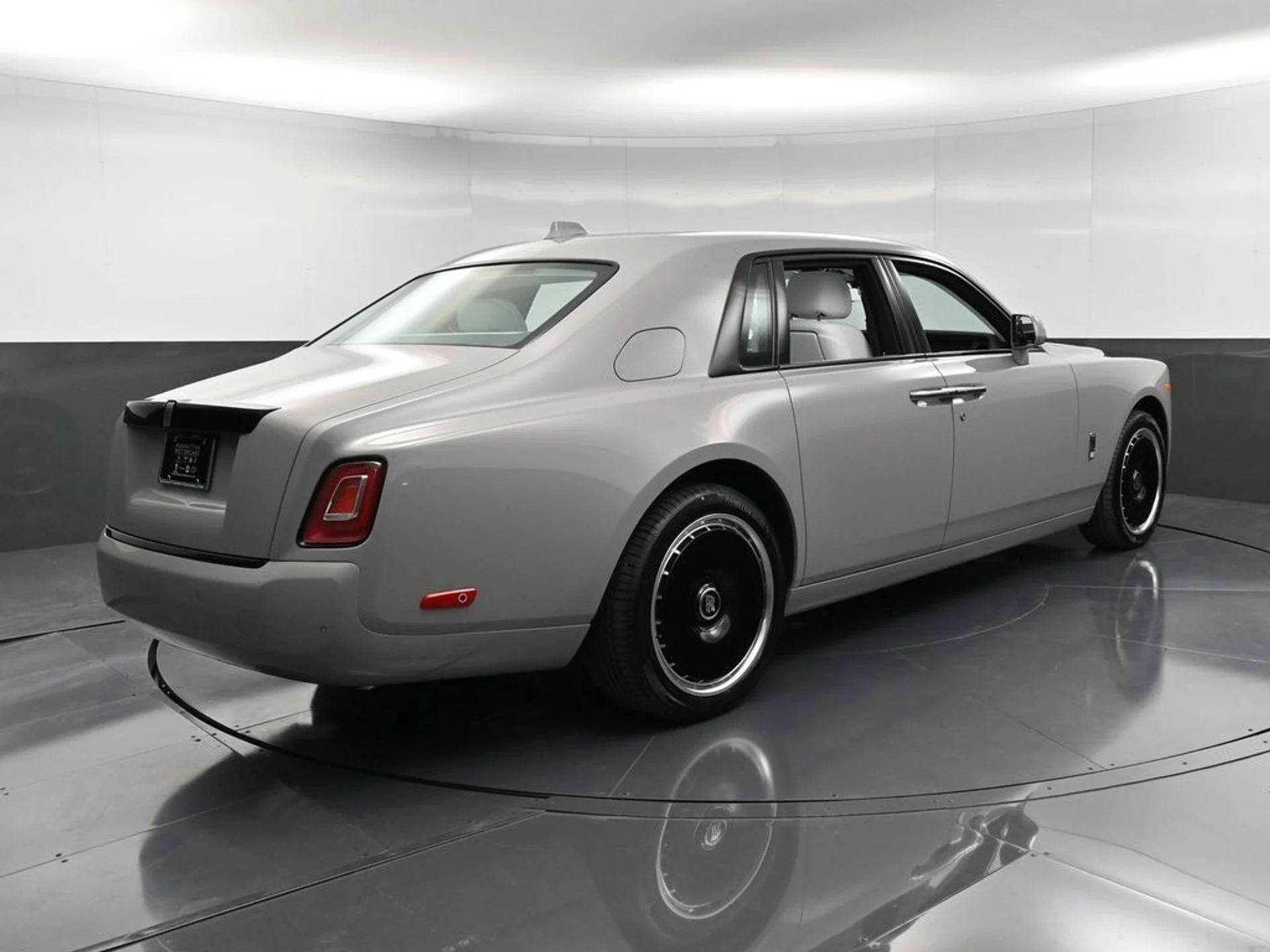 mph007_525161427_83734b2fbedd444b81f7d9a21750ff06_5bd18e9503