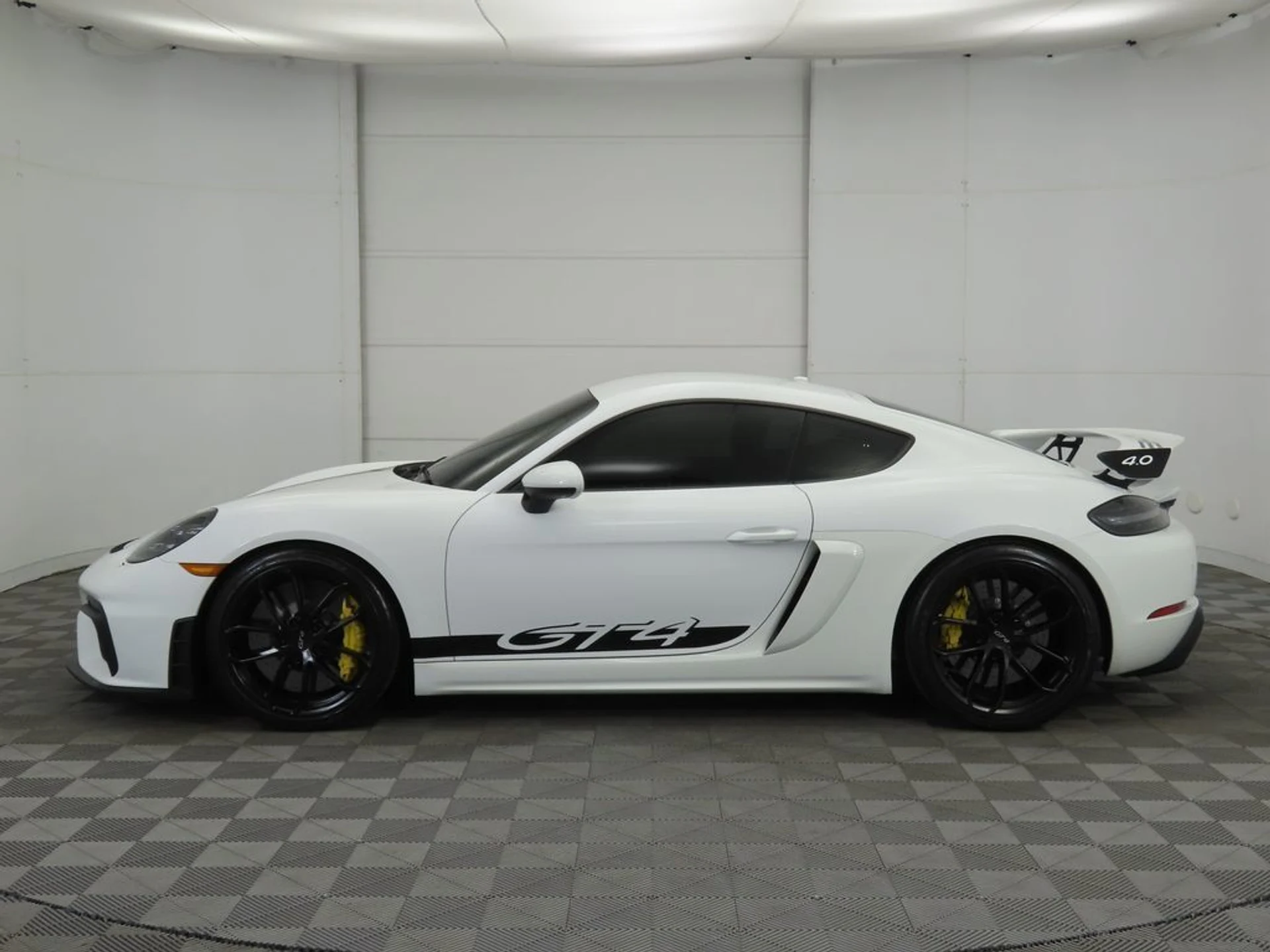 mph007_525894141_used_2020_porsche_718_cayman_gt4coupe_8119_22982883_8_1024_be5d575376