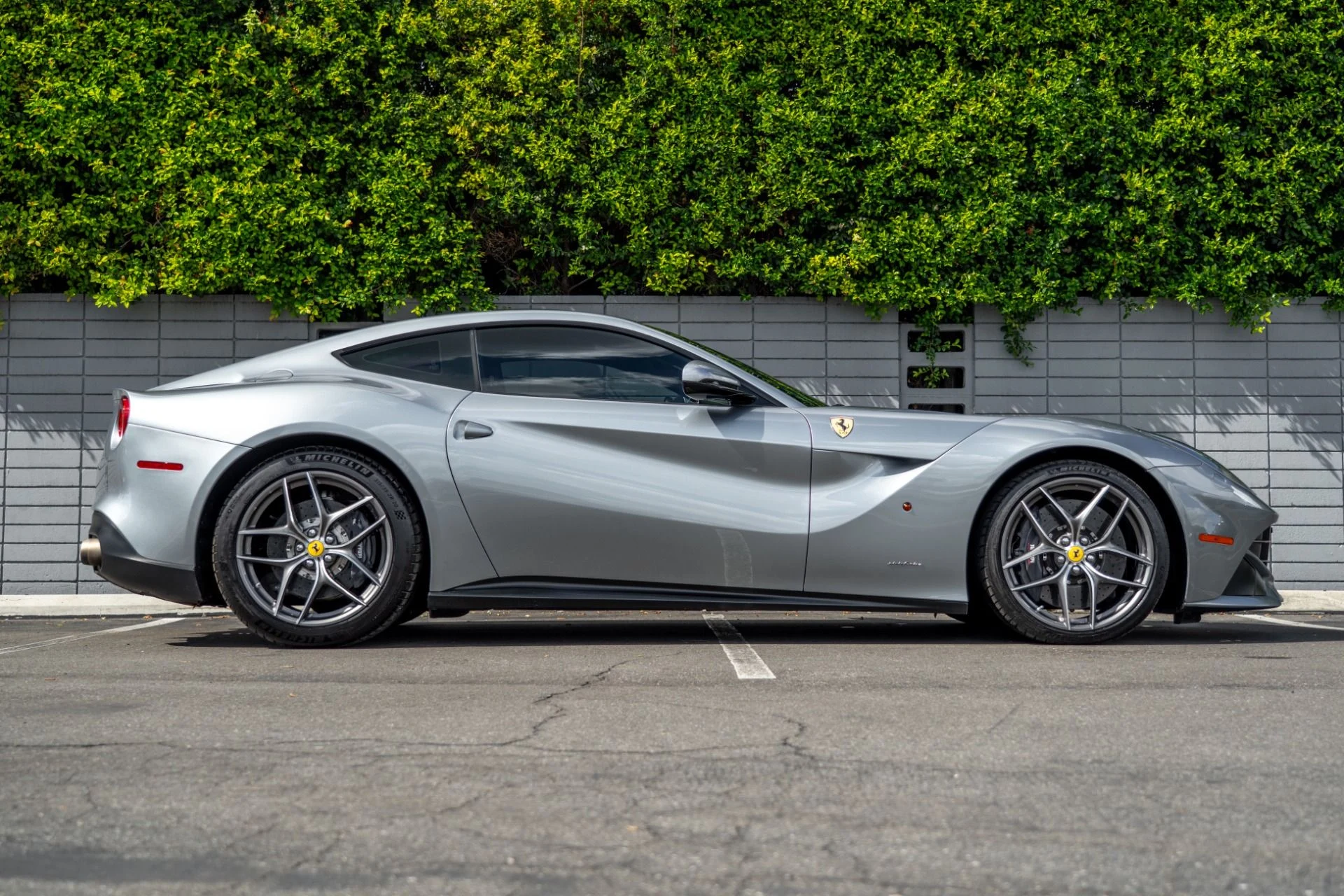 mph007_527177758_Used_2016_Ferrari_F12berlinetta_1760560536_4a095f2b5a