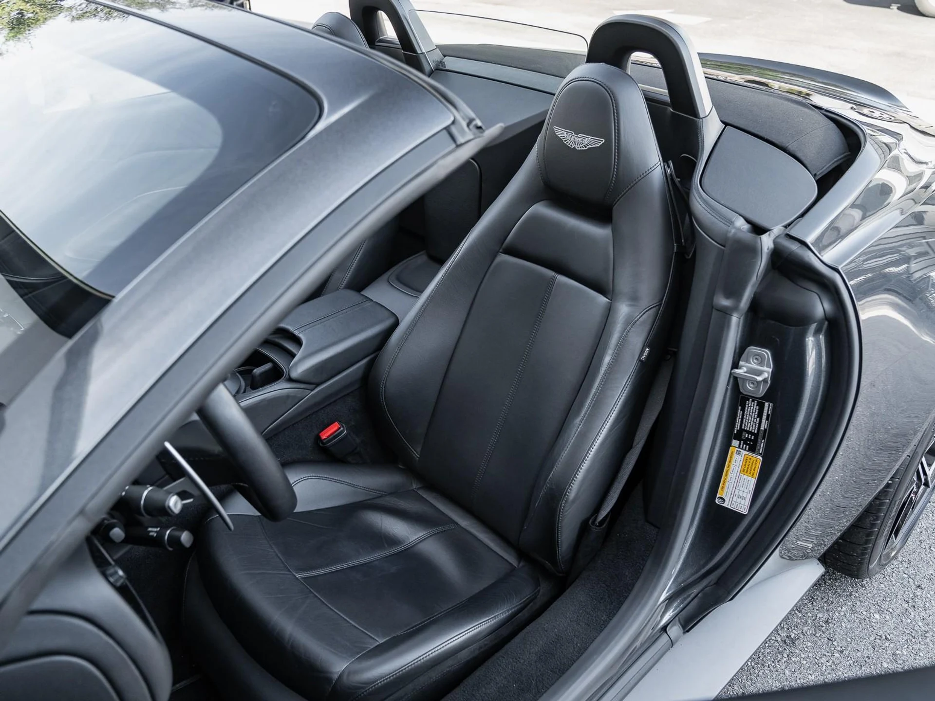 mph007_527896436_Used_2021_Aston_Martin_Vantage_1763409934_30224c936a