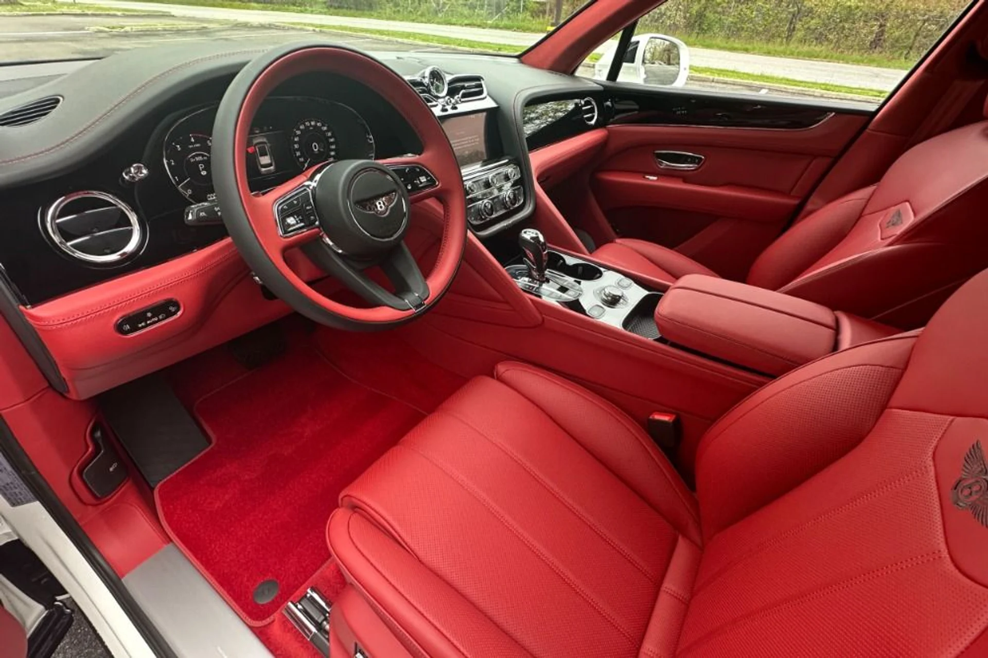 mph007_535382541_New_2026_Bentley_Bentayga_1777900217_e7dc2c42f3