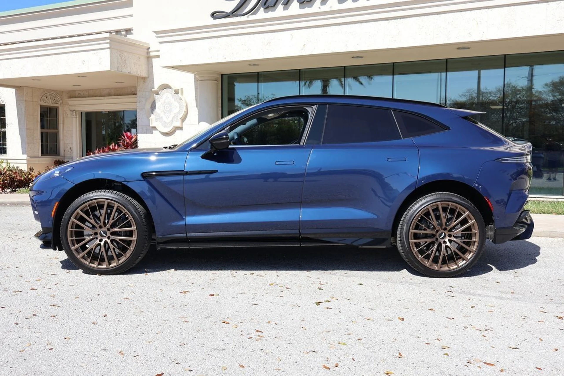 mph007_53754643_8_d28c5f5c68