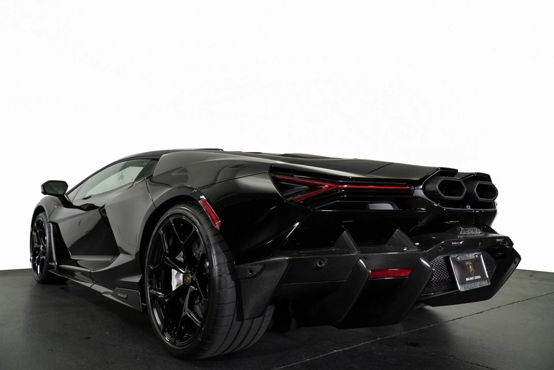 mph007_540432412_New_2026_Lamborghini_Revuelto_1776293833_b5de99157b