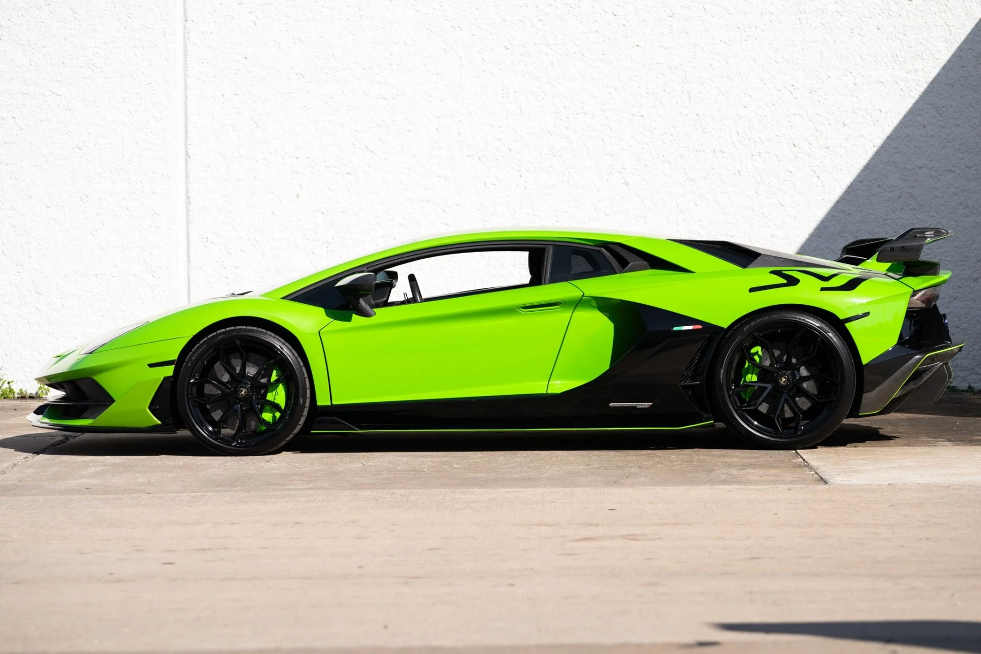 mph007_544243930_Used_2019_Lamborghini_Aventador_LP_770_4_SVJ_1760134267_4544ff3255