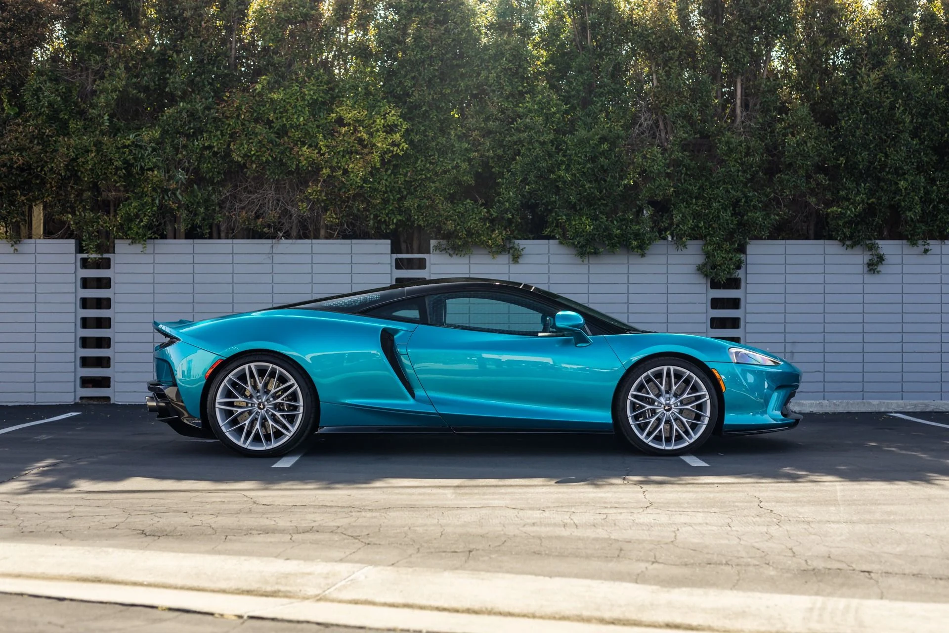 mph007_548694884_Used_2021_Mc_Laren_GT_1686009905_cd7940a50d