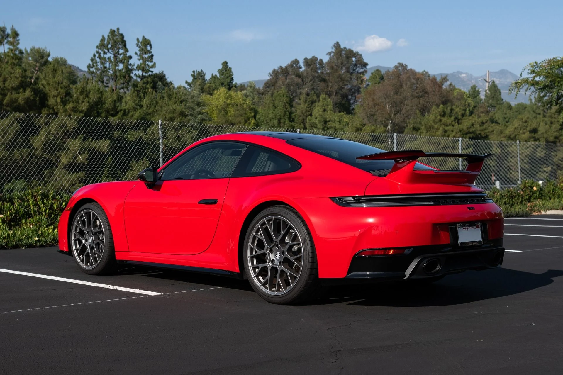 mph007_550880152_Used_2025_Porsche_911_Carrera_1777913739_45b13ce135