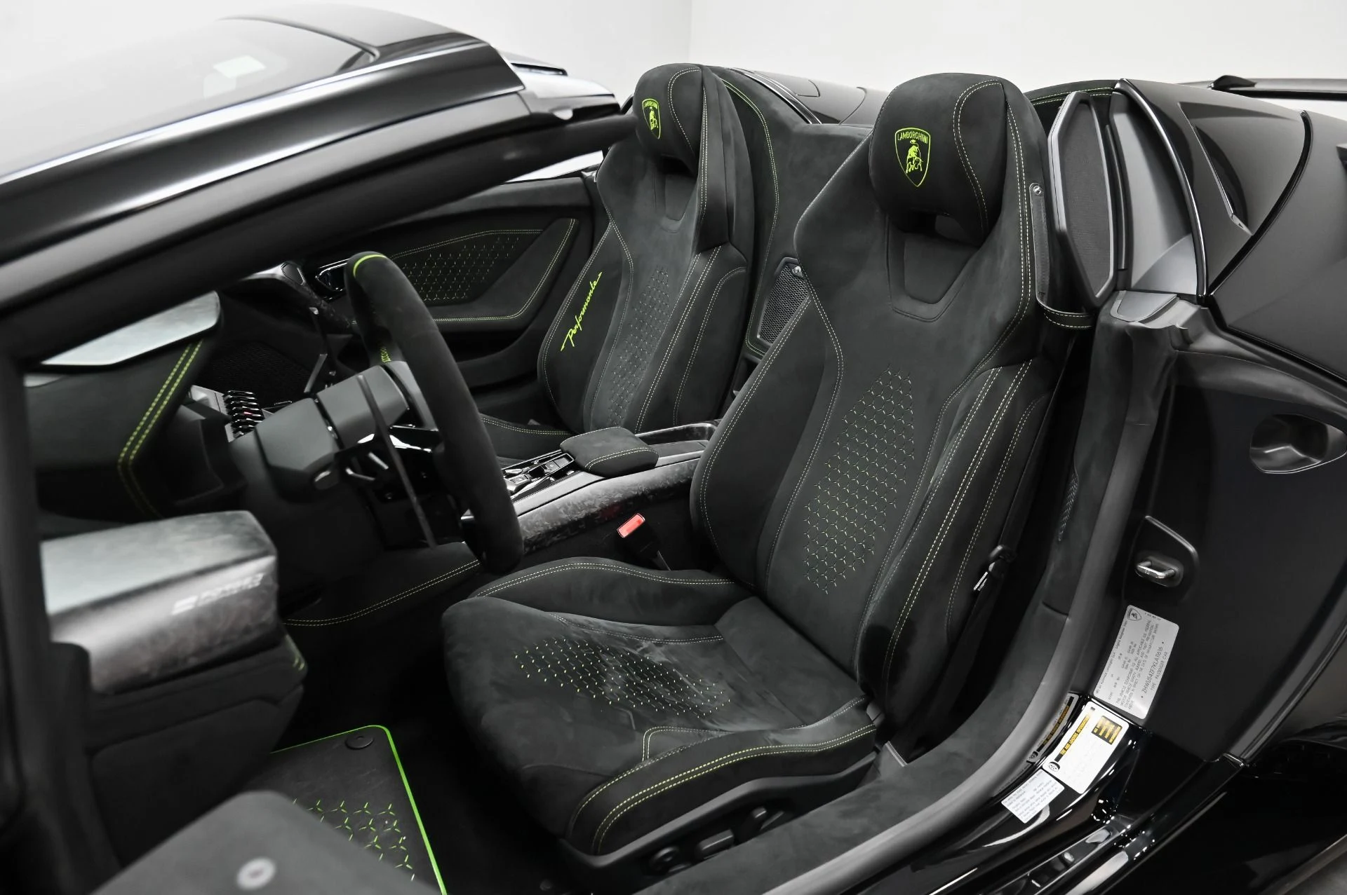 mph007_567868605_Used_2019_Lamborghini_Huracan_Performante_1756916743_825a3aa5d3