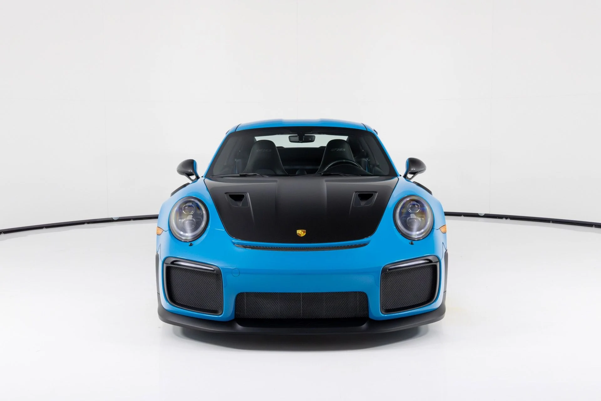 mph007_573062338_Used_2018_Porsche_911_GT_2_RS_1766512611_777e96b587