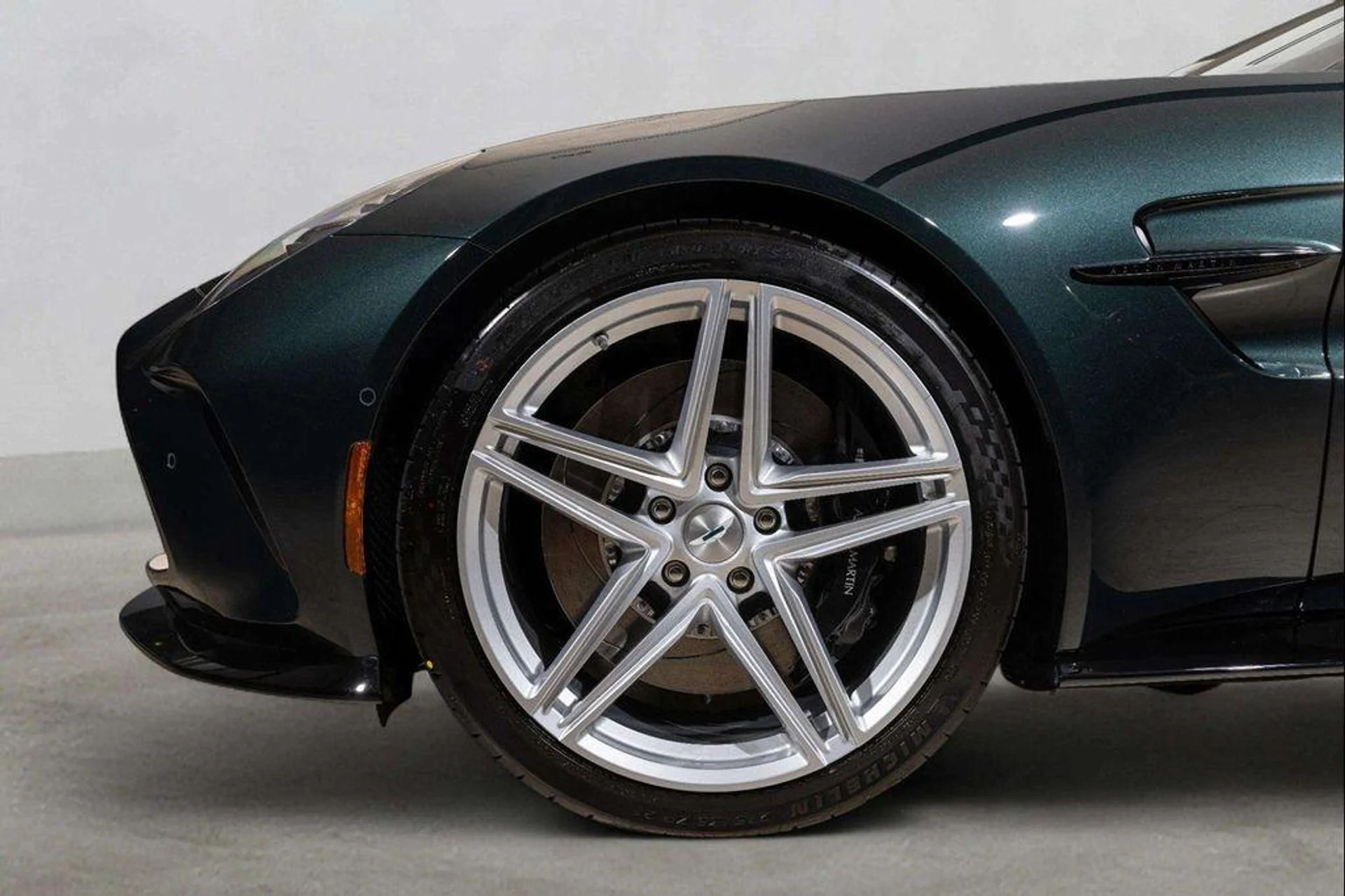 mph007_574955030_QWX_7ls_zhcr_Ppv_Tm_CF_d_Pk_NQGME_55a5fe65af