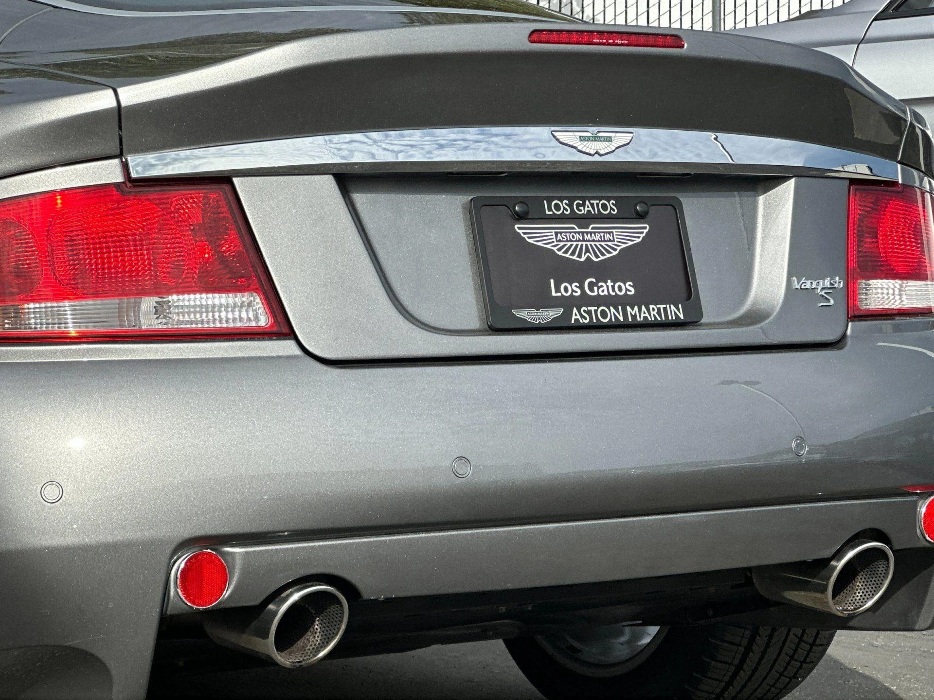 mph007_578425044_Used_2005_Aston_Martin_Vanquish_S_1772012907_81b1c91071