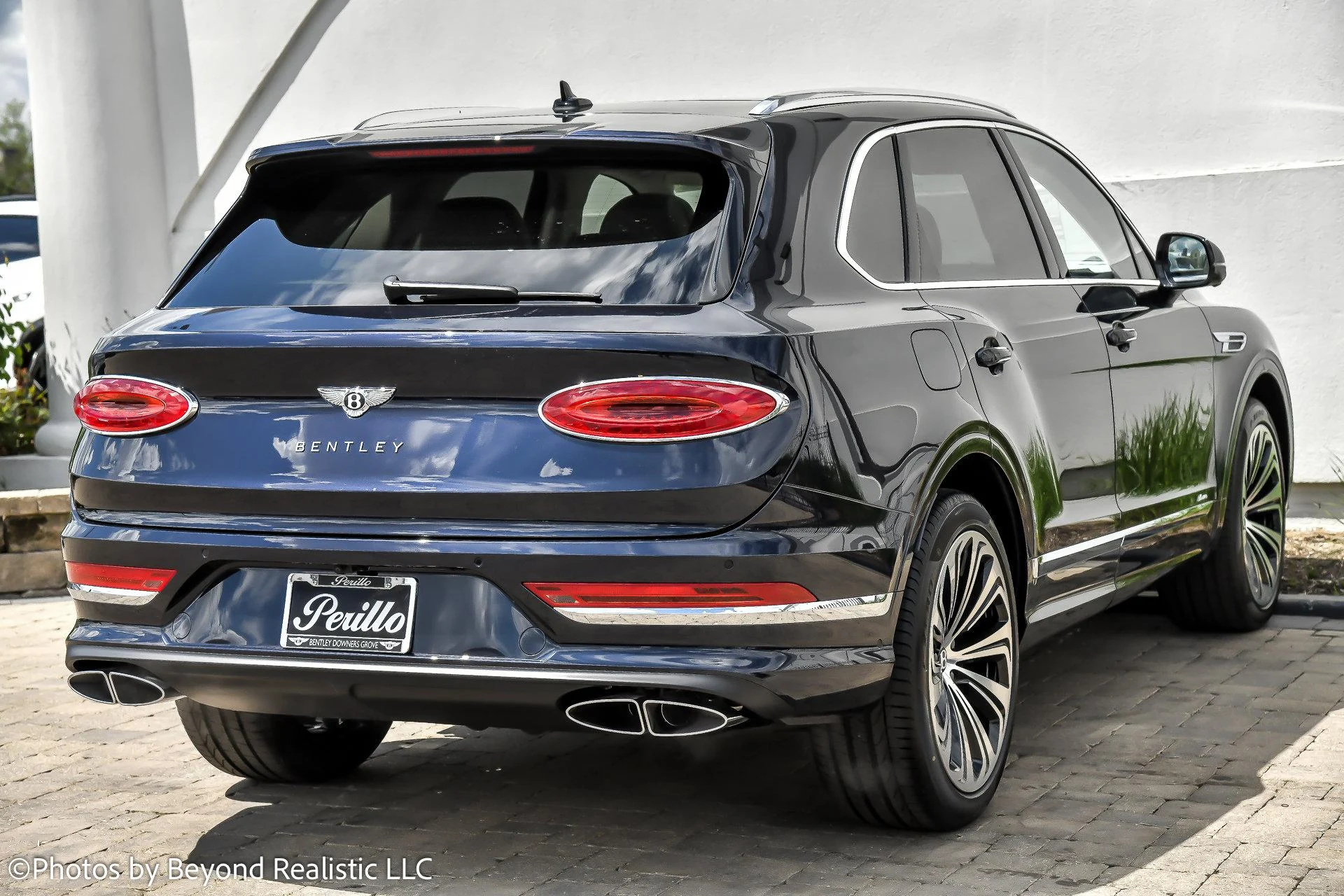 mph007_580909081_Used_2024_Bentley_Bentayga_Azure_1760342125_d4ecd3fc76