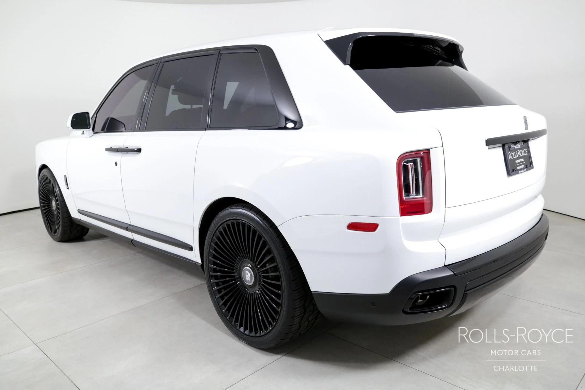 mph007_600705214_Used_2023_Rolls_Royce_Cullinan_1744926218_01b598b133