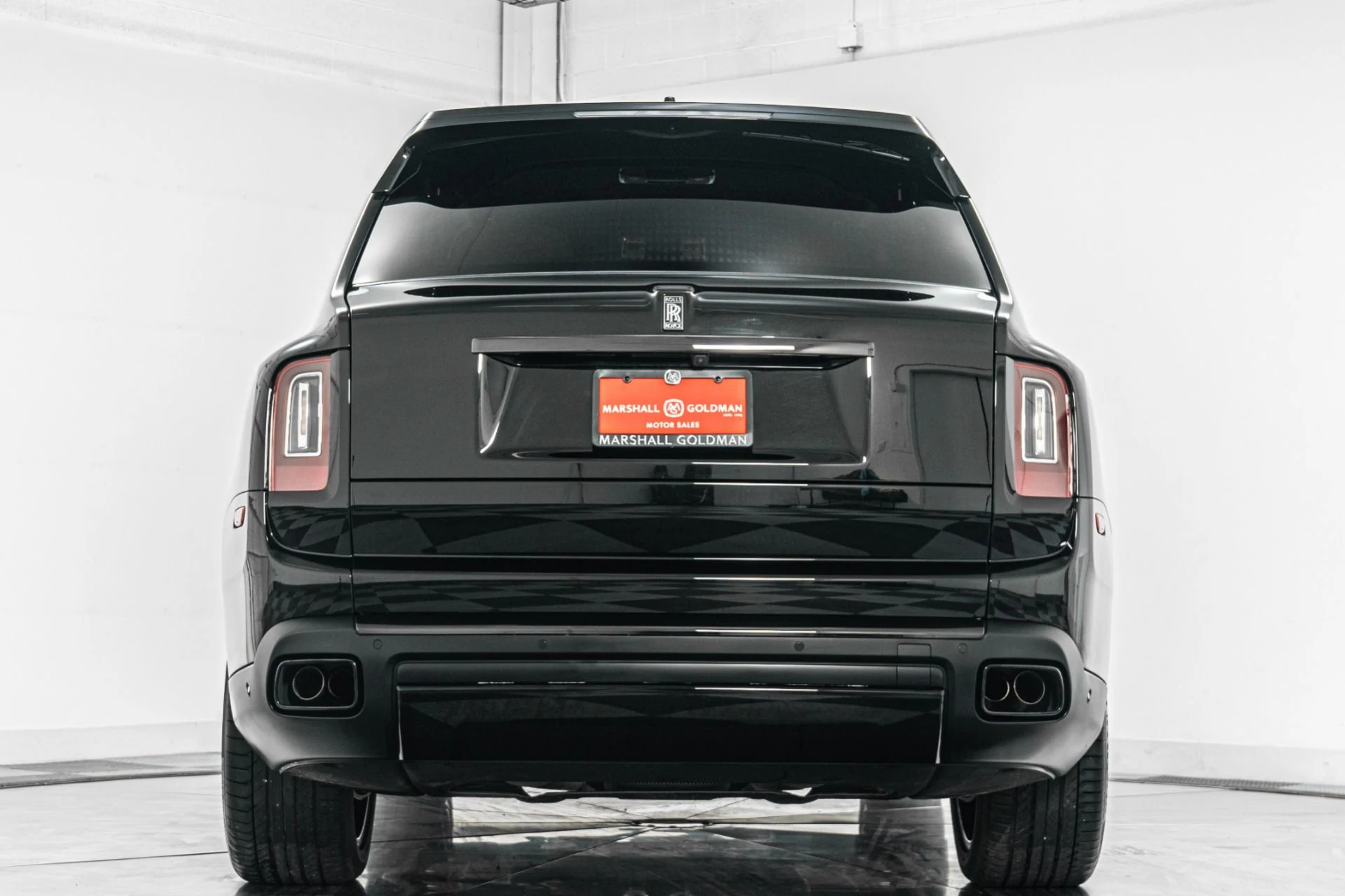 mph007_600778696_Used_2024_Rolls_Royce_Cullinan_Black_Badge_Very_Low_Miles_Rear_Console_With_Crystalware_1779371397_baeeda7ba9