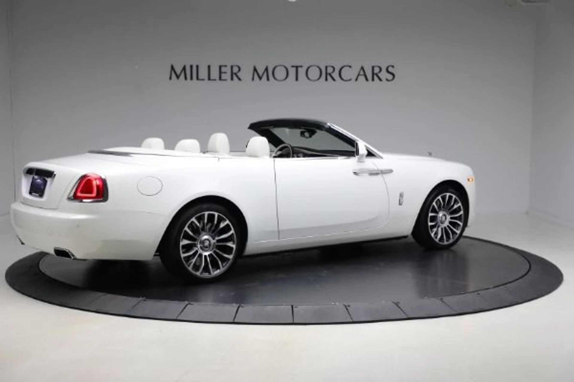 mph007_604453226_Used_2019_Rolls_Royce_Dawn_d8b429a3b0