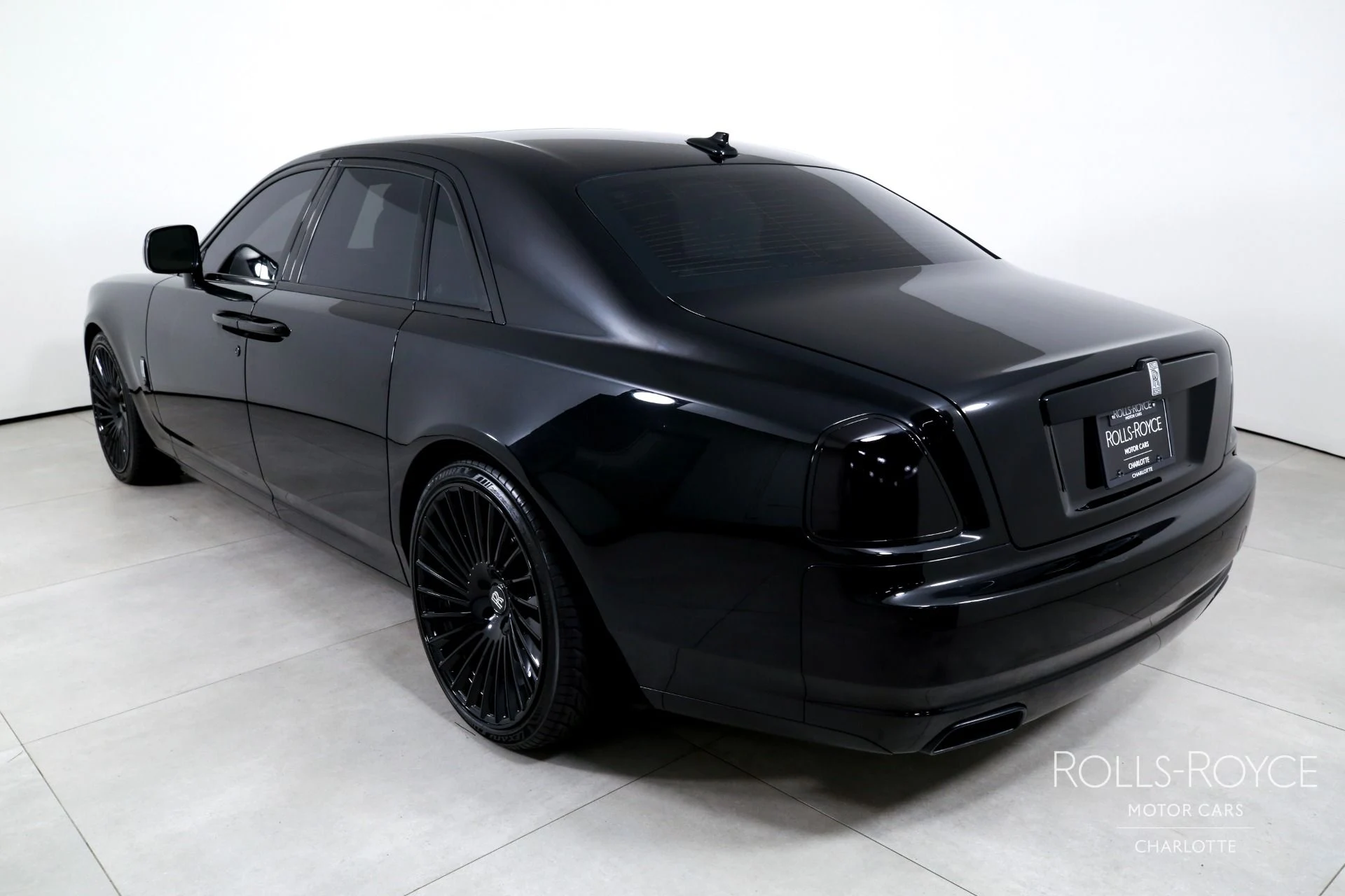 mph007_608255428_Used_2011_Rolls_Royce_Ghost_1781189542_8347af38a5