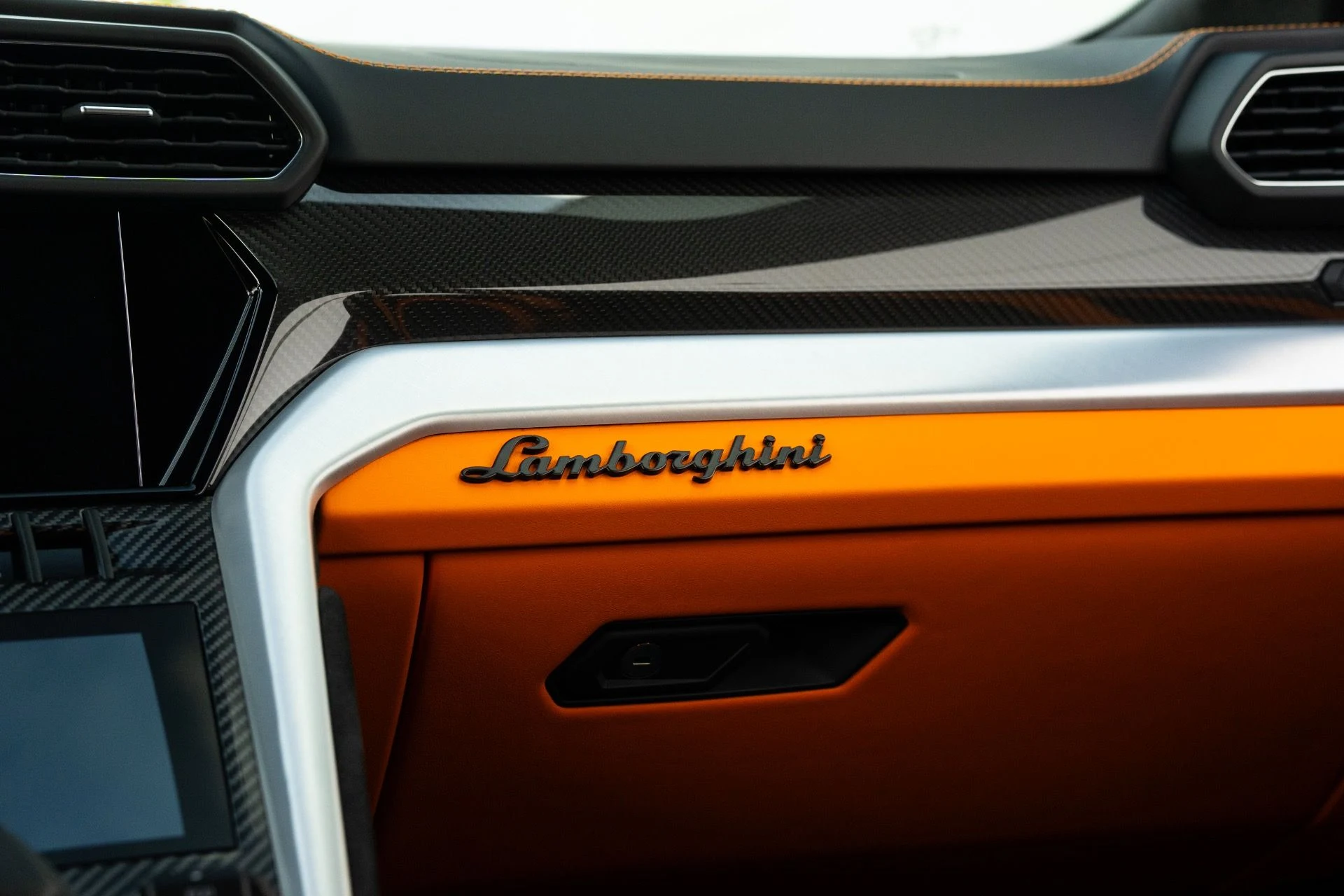 mph007_610310964_Used_2024_Lamborghini_Urus_S_1773951175_308616d65b