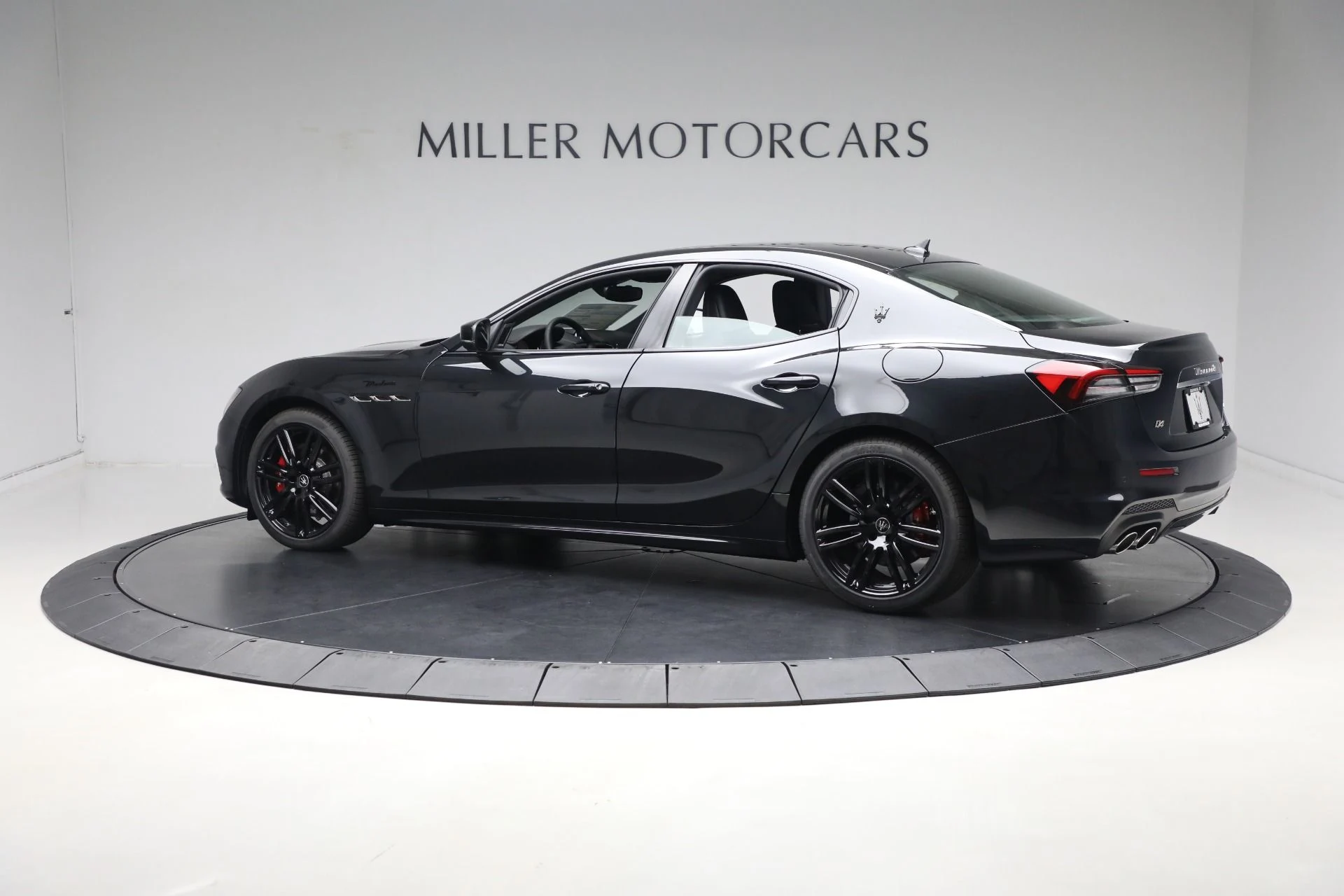 mph007_616183485_New_2024_Maserati_Ghibli_Modena_Ultima_Q4_ec2170b506