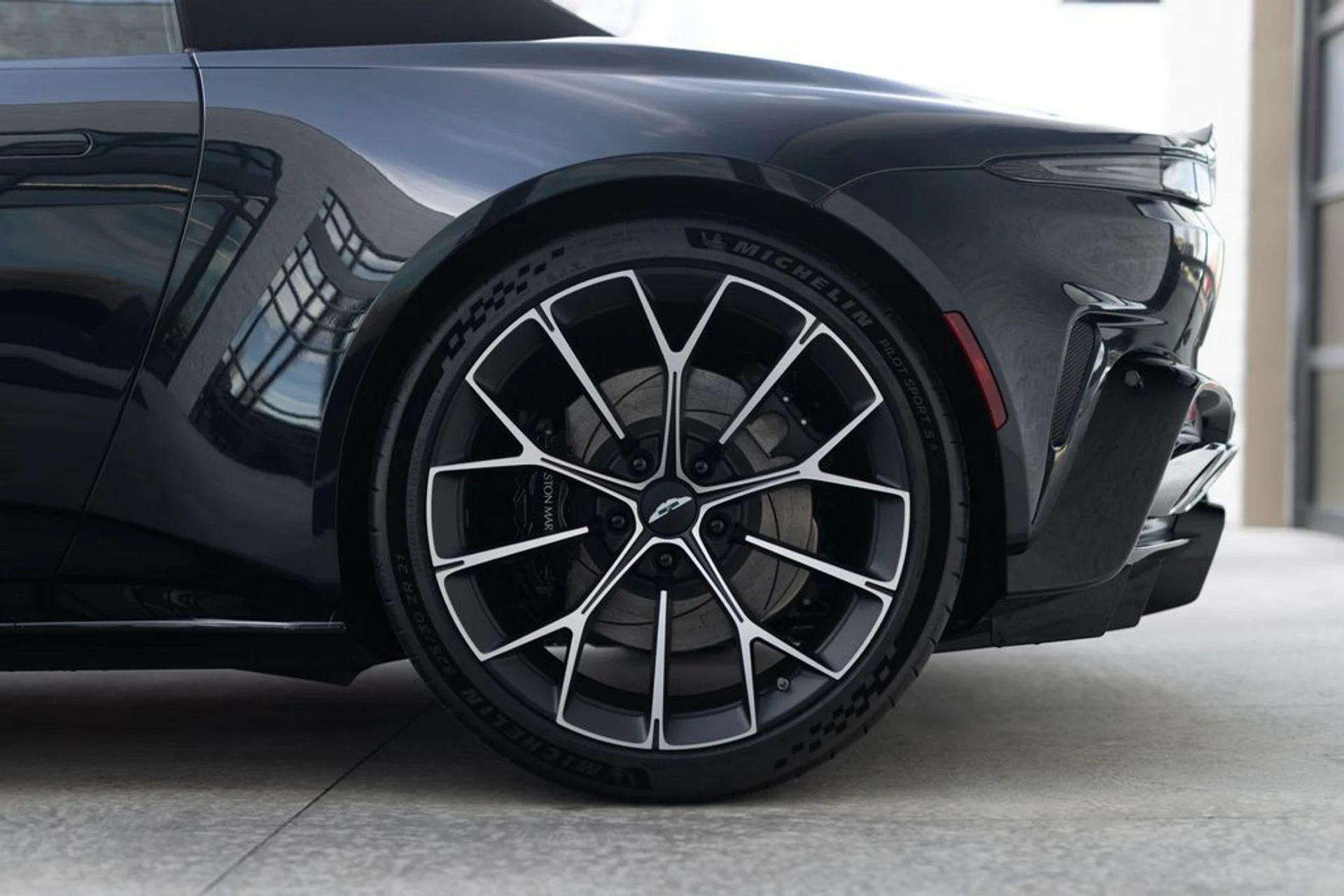 mph007_616719741_173eb50930b73f0caa9420a0eddb622dx_5bb580a7e9