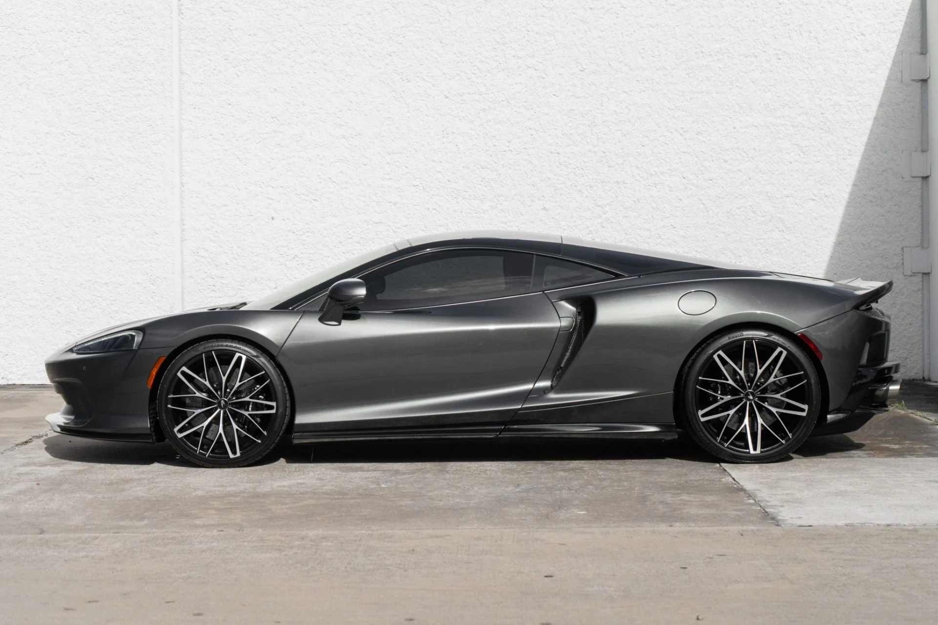 mph007_617426941_Used_2021_Mc_Laren_GT_1775578978_8164d50213