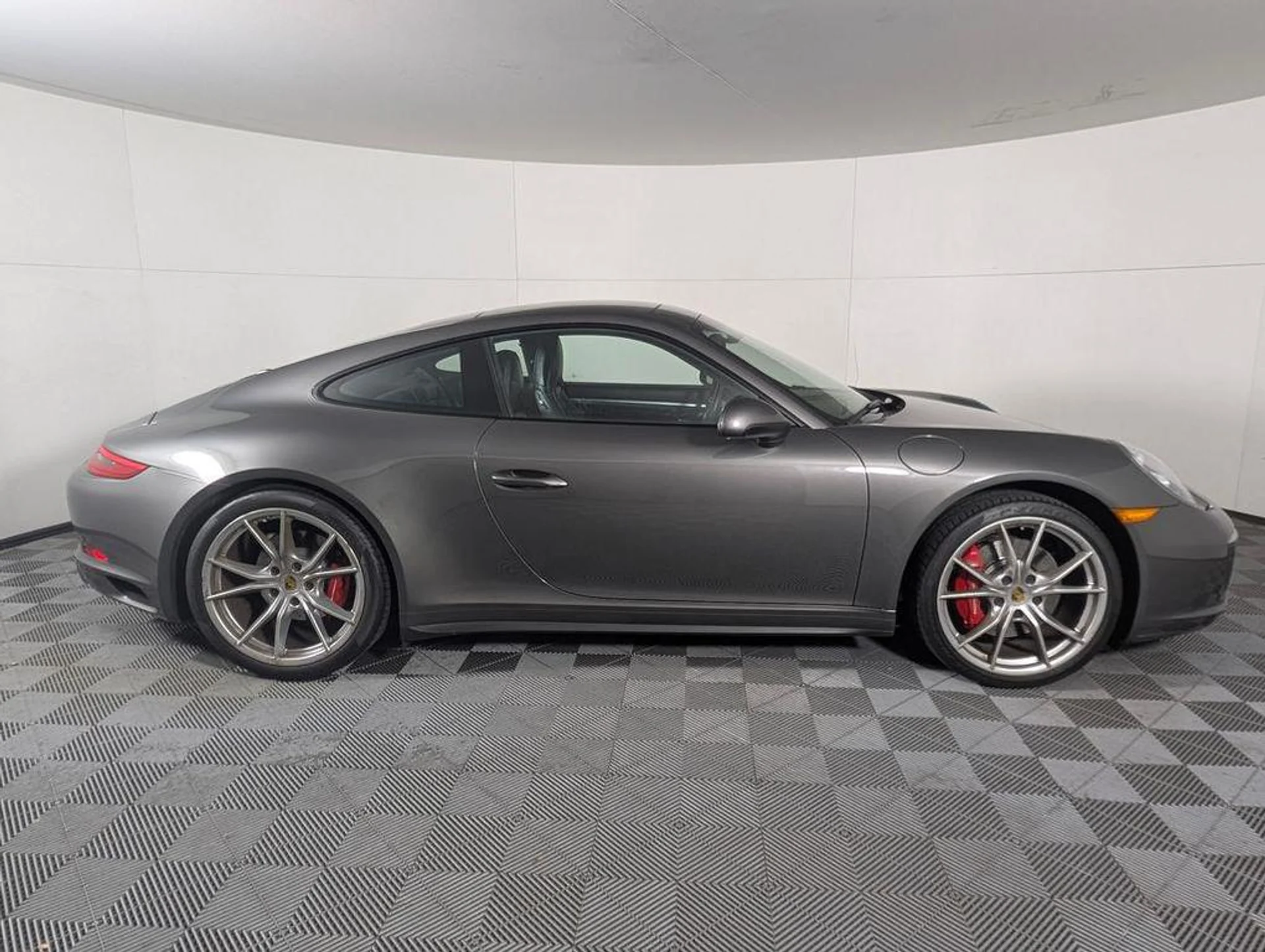 mph007_618415935_E1_Mwi_V6_Uzz_PIZ_Mbp_Xx_Vvr_HG_Jl_FE_924821d281