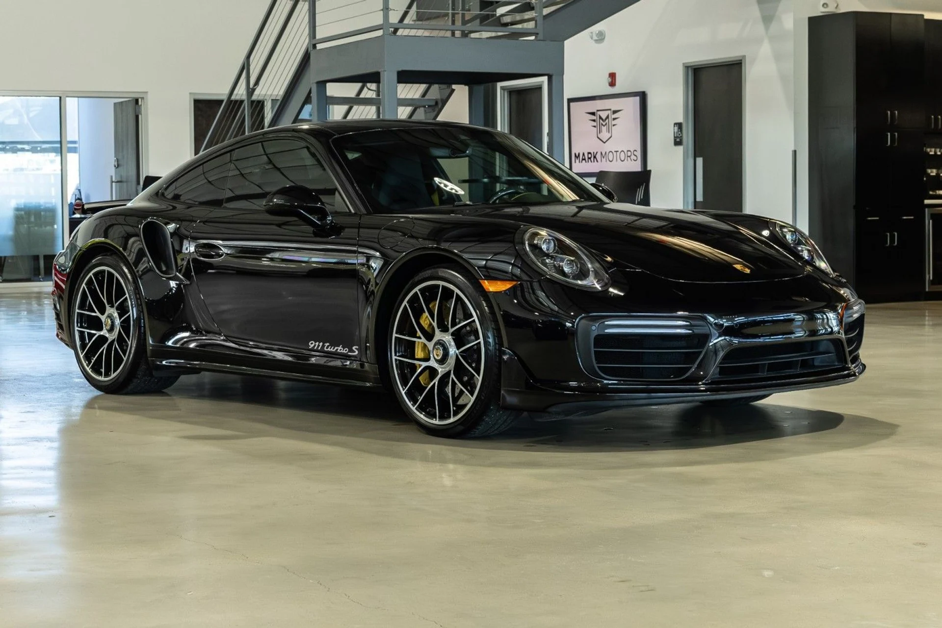 mph007_622176032_Aw_207b750ff3