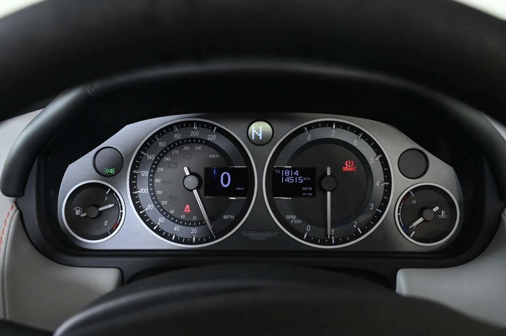 mph007_635747261_used_2017_aston_martin_v12_vantage_s_11350_22970914_7_1024_16af78c9c7