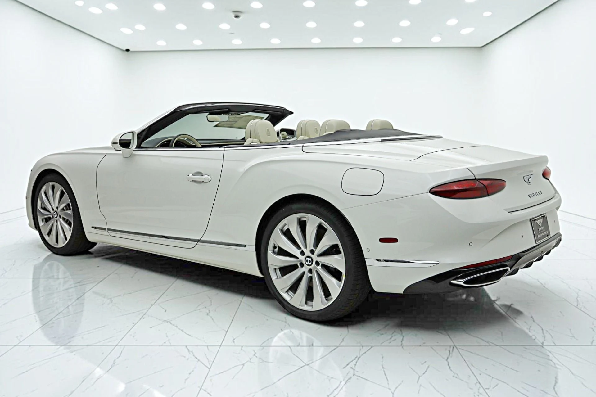 mph007_643464864_New_2026_Bentley_Continental_GTC_c93ccac577